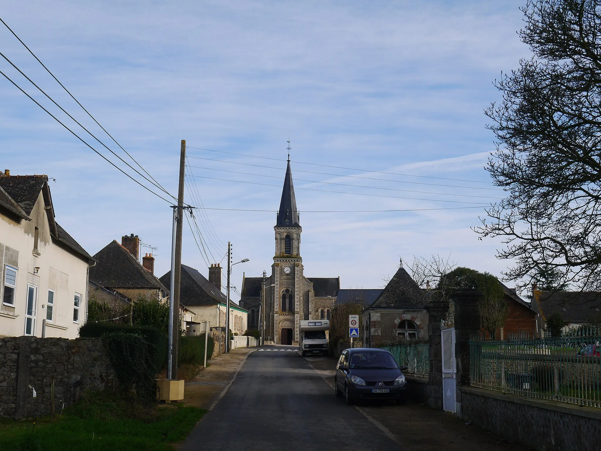Photo showing: Entrée du bourg (route de Brains-sur-les-Marches).