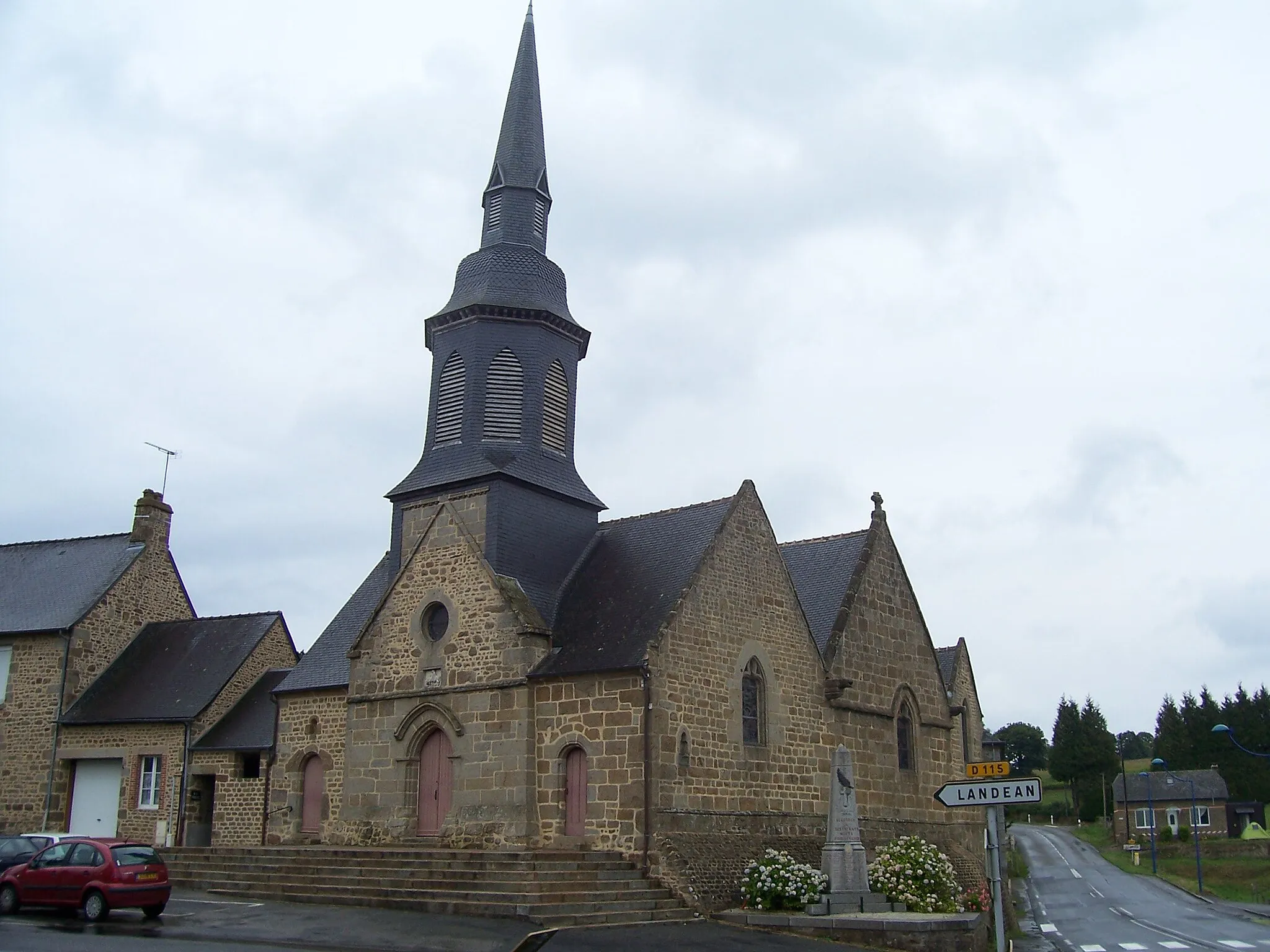 Photo showing: Church of Le Loroux.