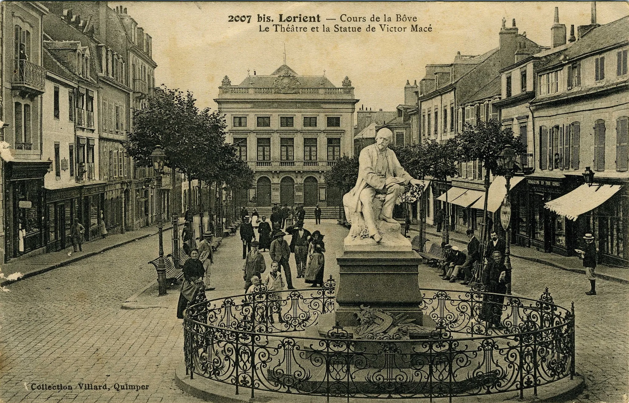 Photo showing: Le cours de la Bôve, le théâtre et la statue de Victor Macé à Lorient dans le département du Morbihan, France.
1907.