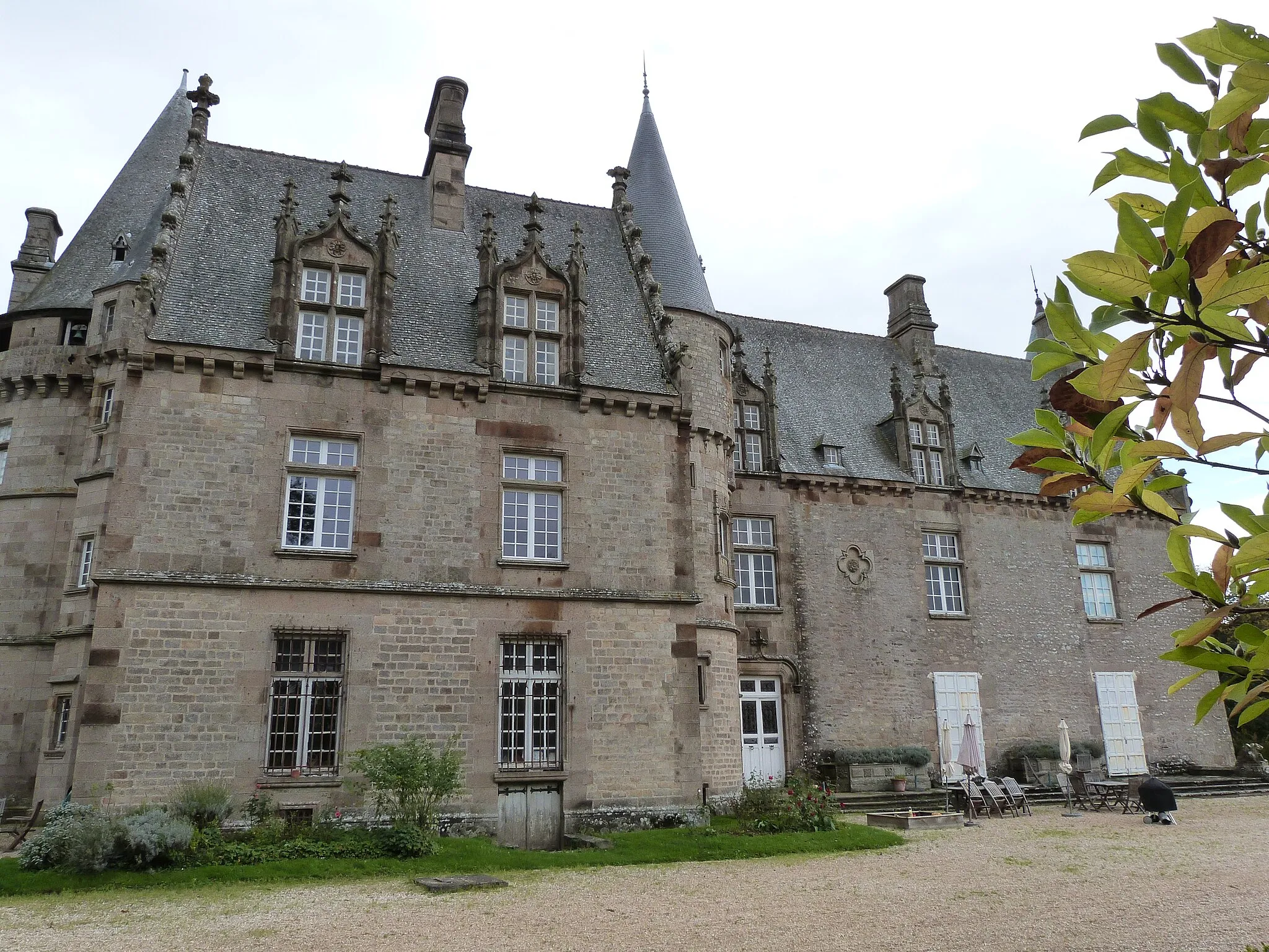 Photo showing: Façade ouest du château de Bonnefontaine