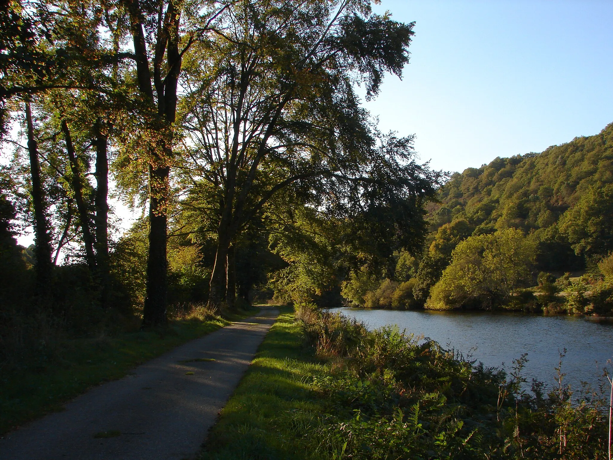 Photo showing: Début d'automne sur le Blavet