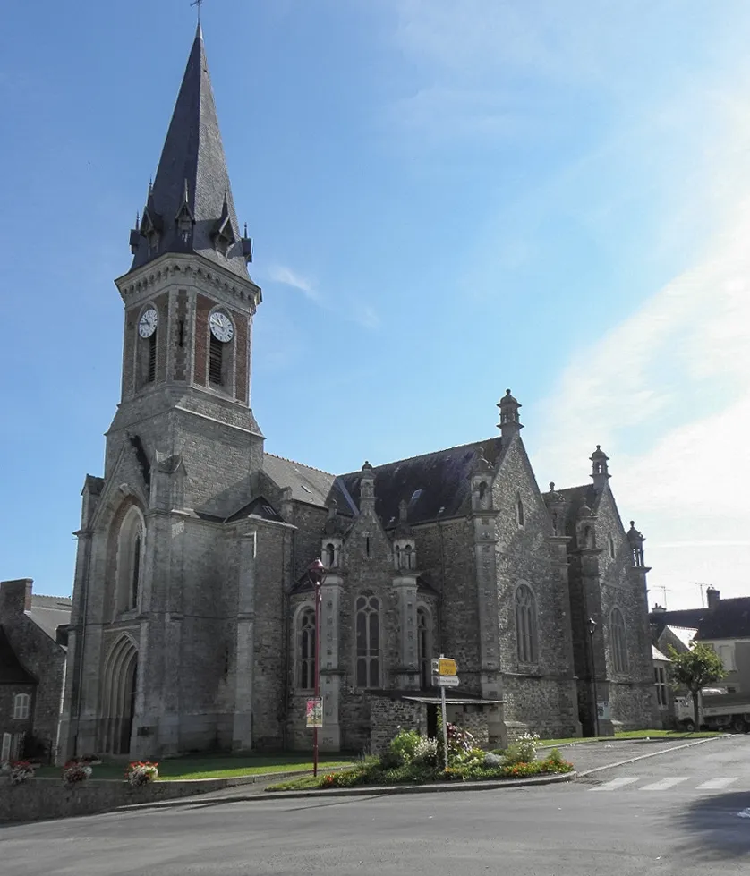 Photo showing: Église paroissiale Saint-Pierre à Coësmes (35).