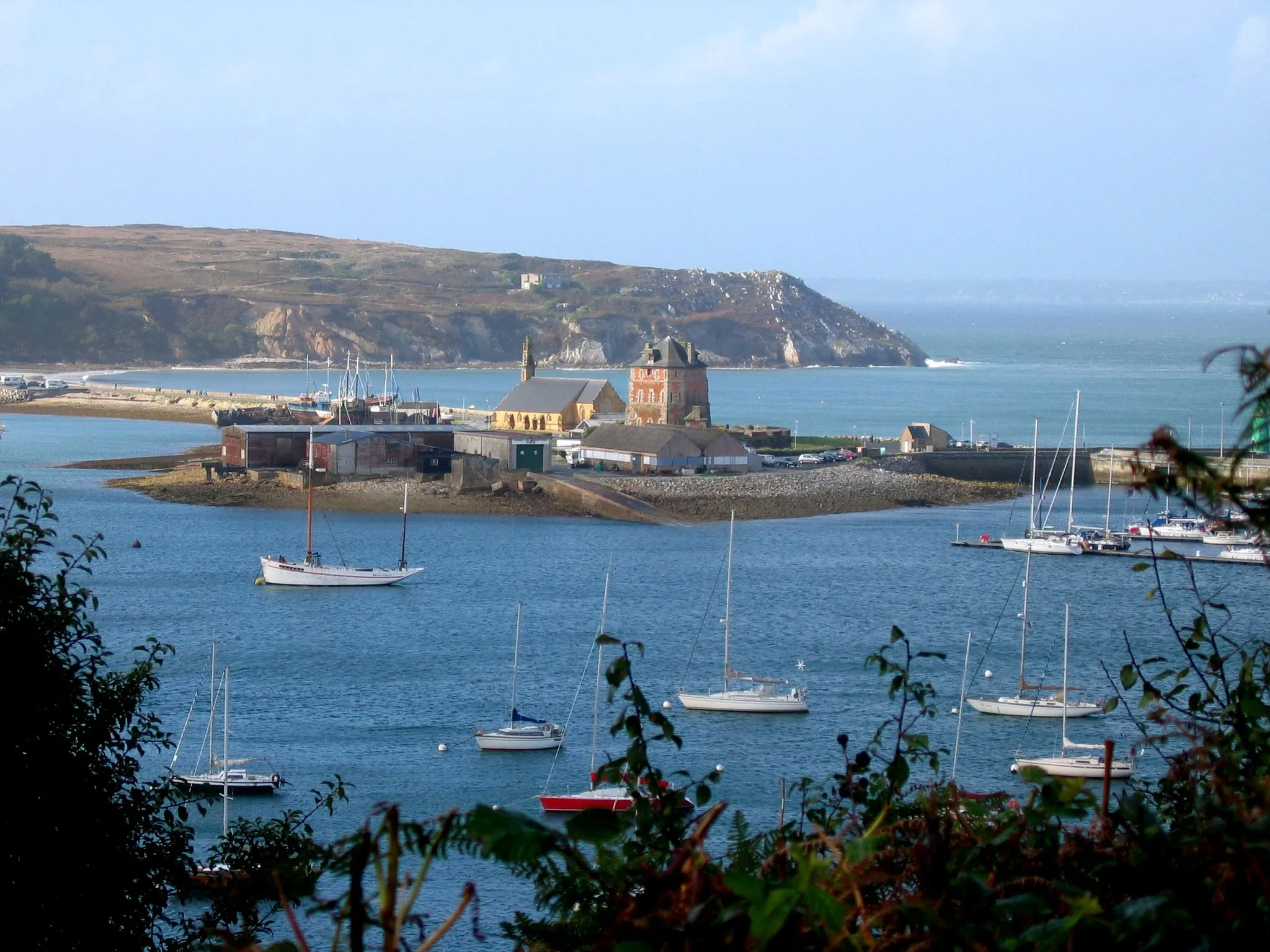 Photo showing: Le Sillon de Camaret-sur-Mer vue de la rue des Pins