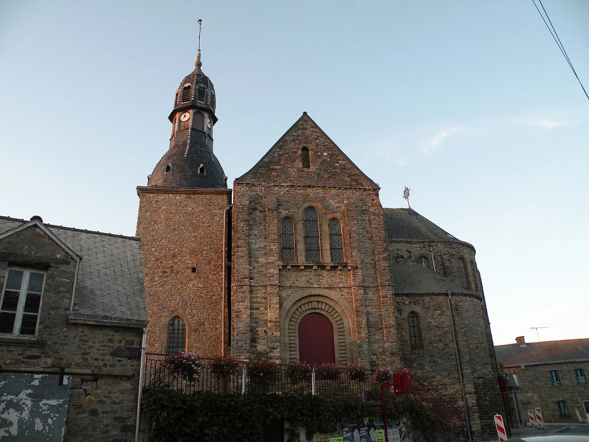 Photo showing: Église Saint-Jean-Baptiste de La Croixille : transept sud.
