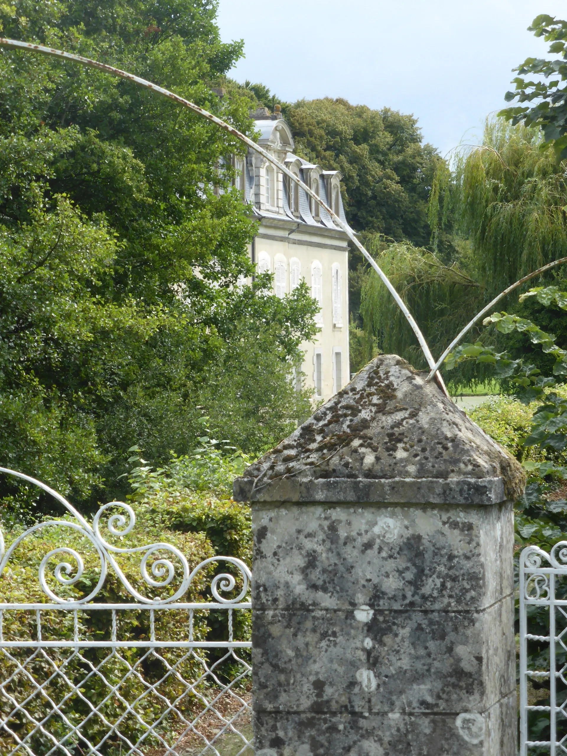 Photo showing: Château de Gazon à Pocé les Bois