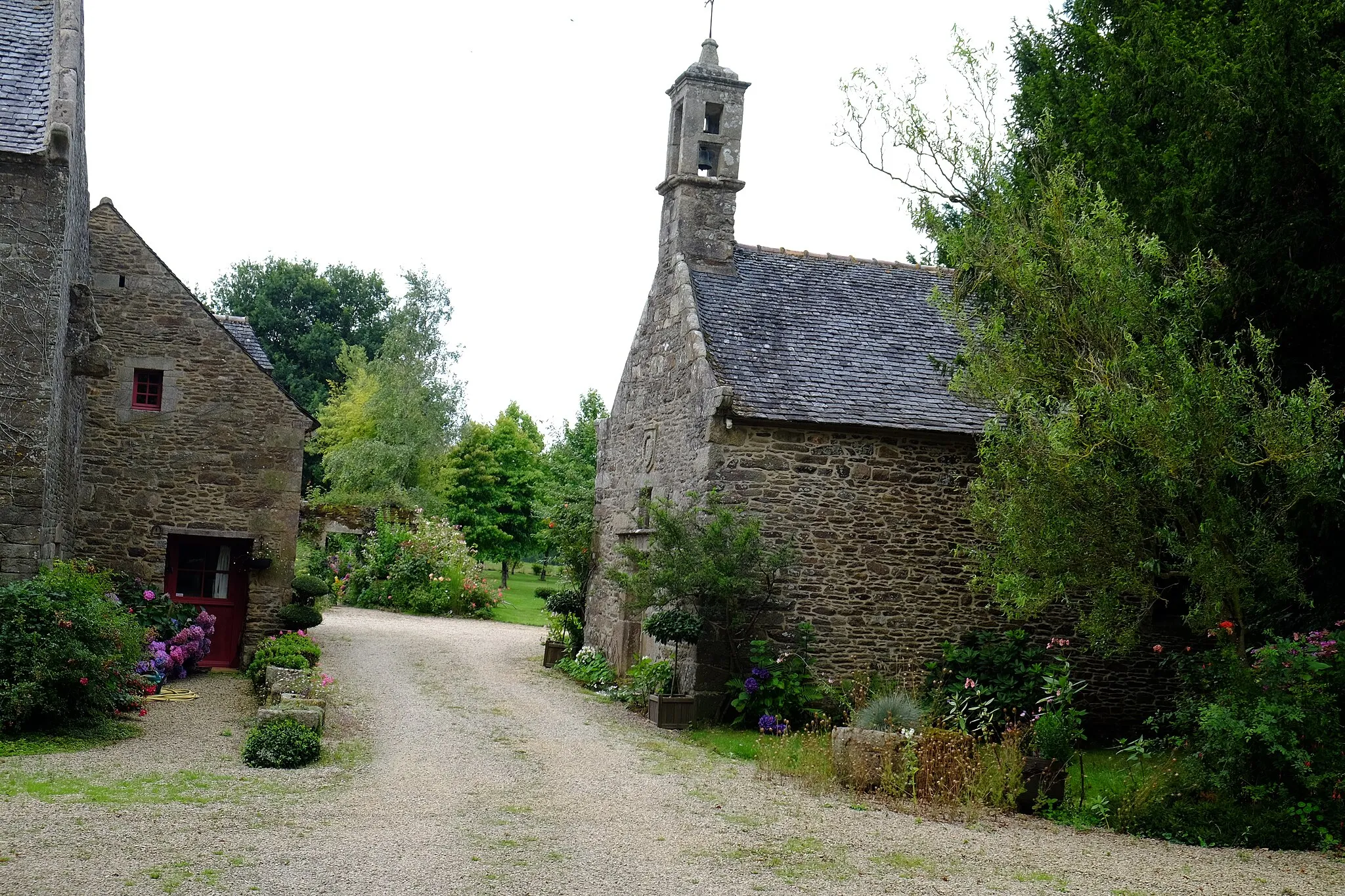 Photo showing: le manoir de Mézedern, Plougonven, Finistère, Bretagne, France
(la chapelle)