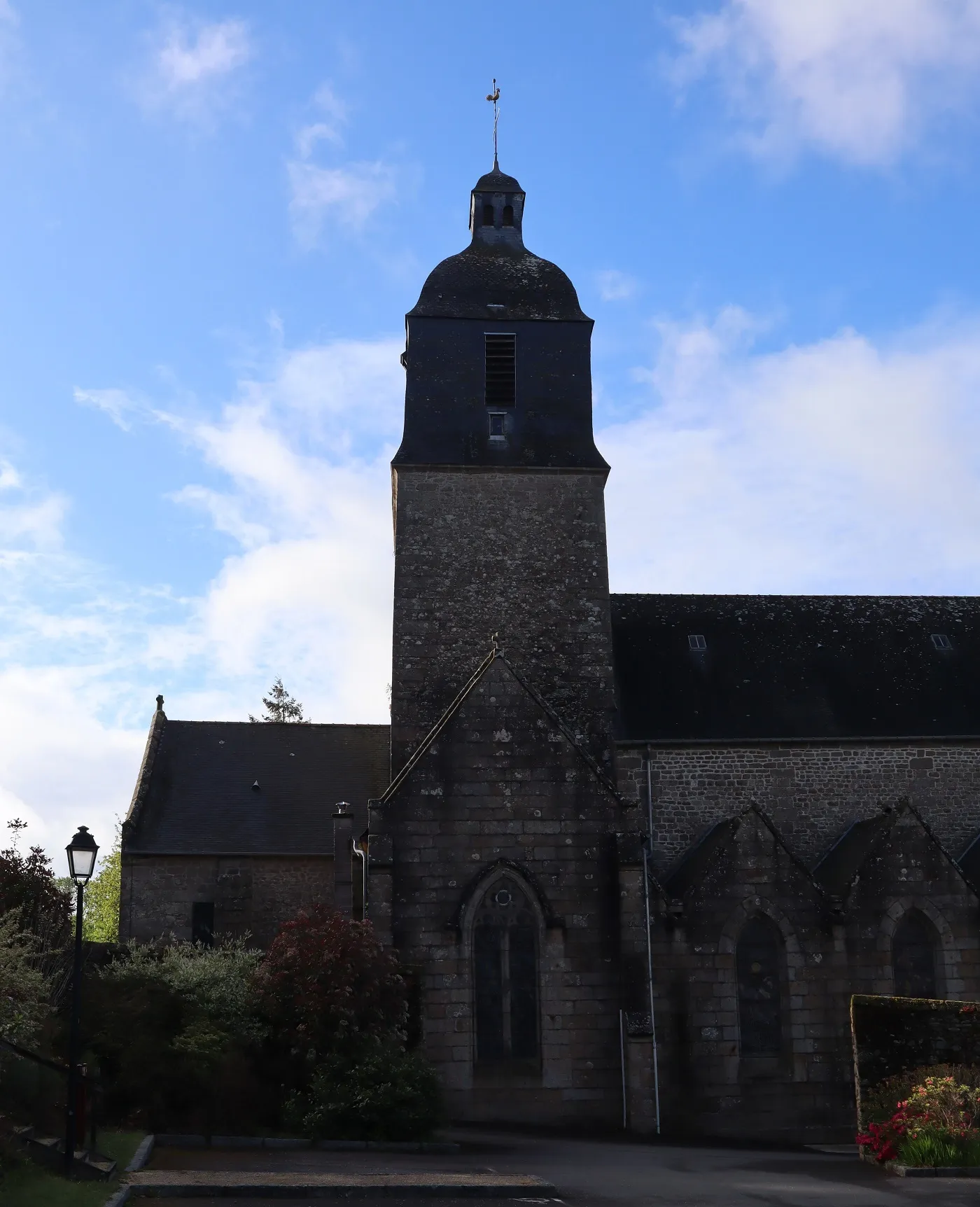 Photo showing: Face nord de la tour-clocher de l'église Saint-Germain-d'Auxerre de Saint-Germain-en-Coglès (35).