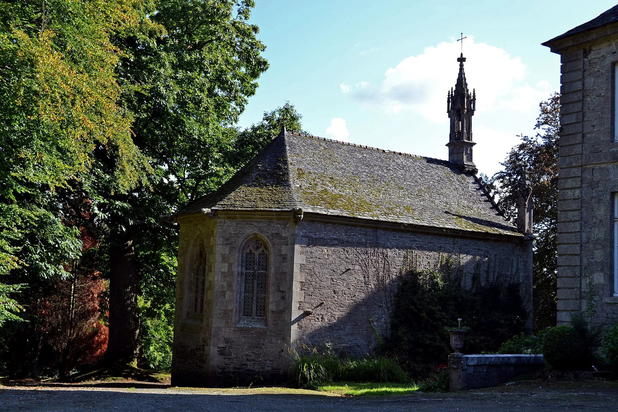 Photo showing: Chapelle Notre Dame de la Fontaine, annexe au château de Kéranroux (XVIIIe siècle) à Ploujean (Morlaix, Finistère).