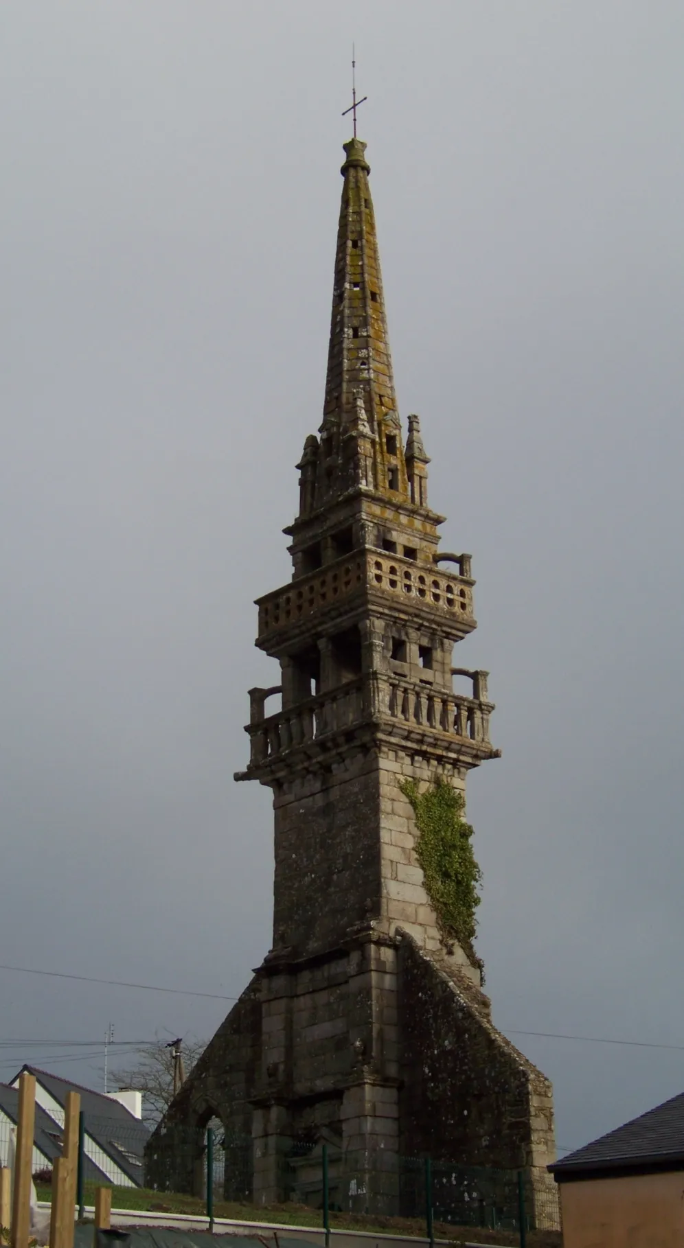 Photo showing: This building is indexed in the base Mérimée, a database of architectural heritage maintained by the French Ministry of Culture, under the reference PA00090027 .