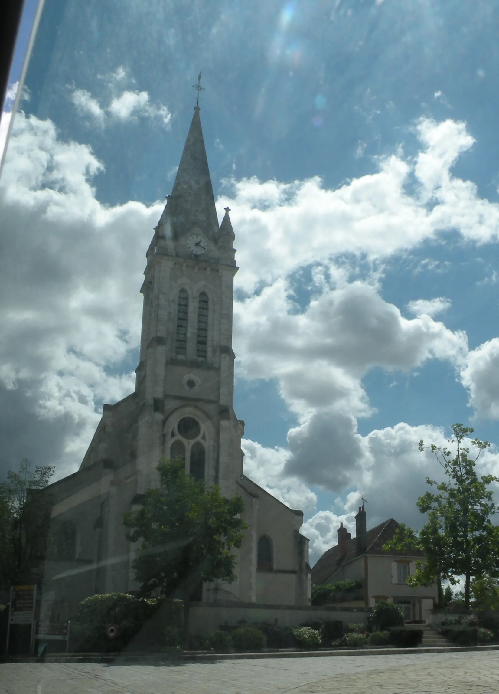 Photo showing: Church of Dampierre-en-Burly.