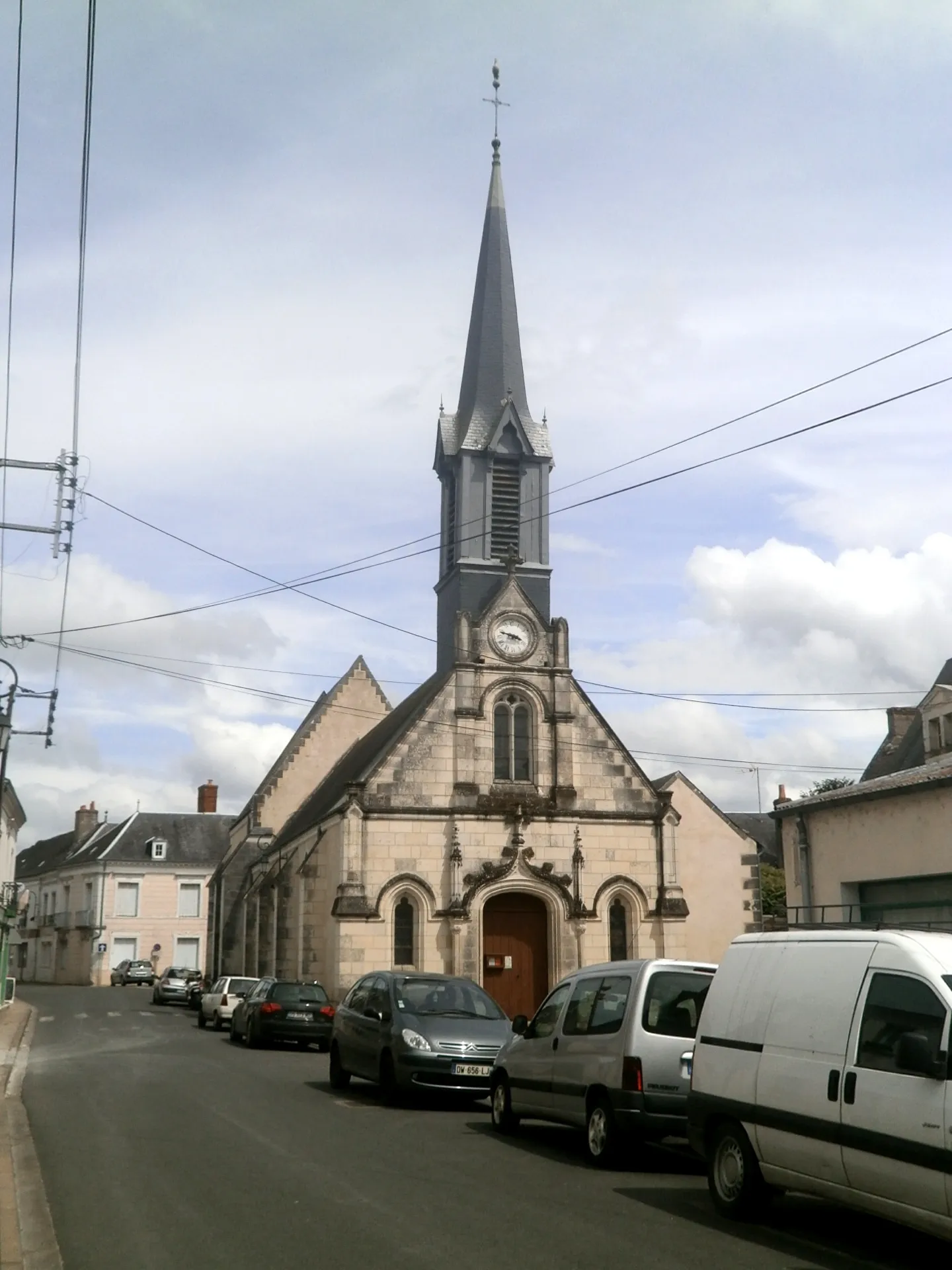 Photo showing: L'église de Savigné-sur-Lathan