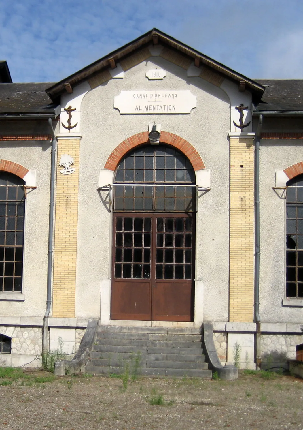 Photo showing: Canal d'Orléans. L’Usine Electrique (now Musée du Canal d'Orléans). Fay aux Loges, Loiret.