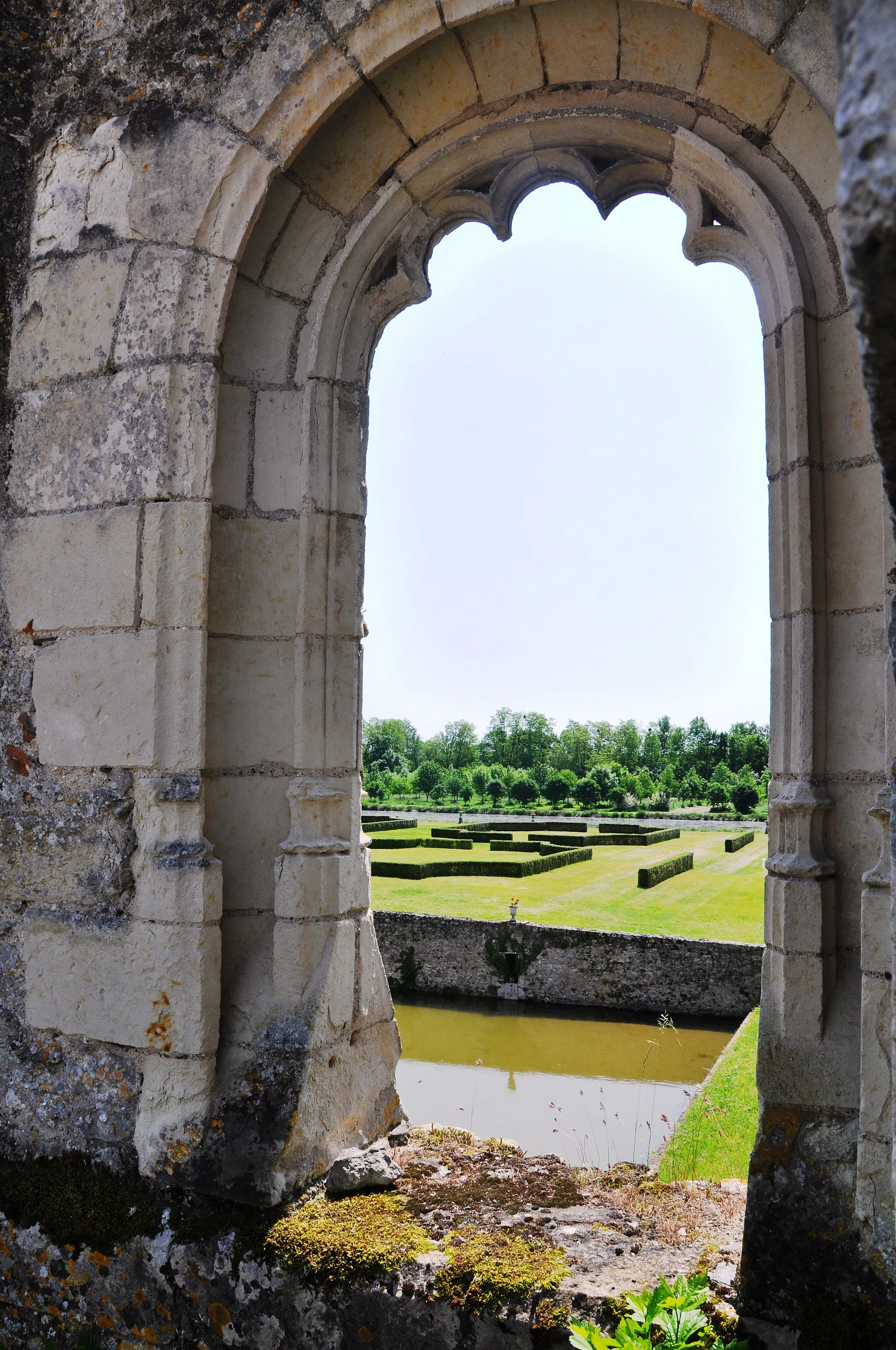 Photo showing: Jardin Château de Saint Denis sur Loire