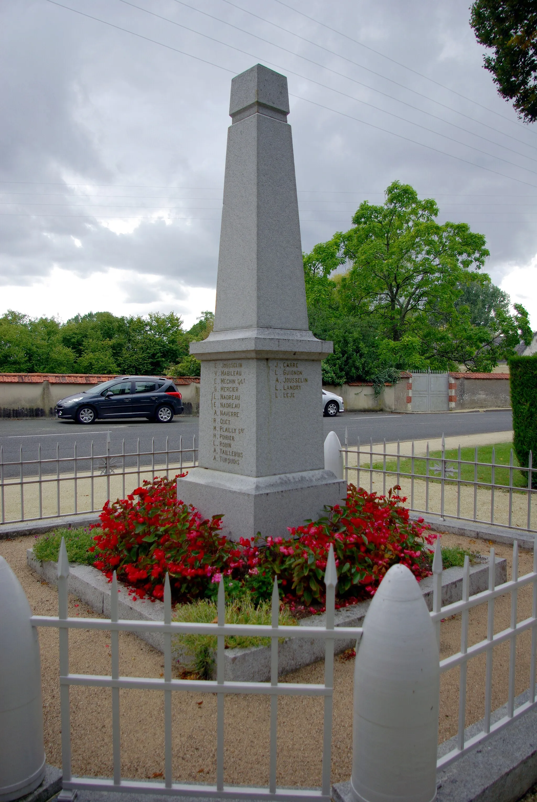 Photo showing: Monument aux morts de Gizeux. 1914-1918
J. Carre
L. Guignon
A. Jousselin
L. Landry
L. Leje