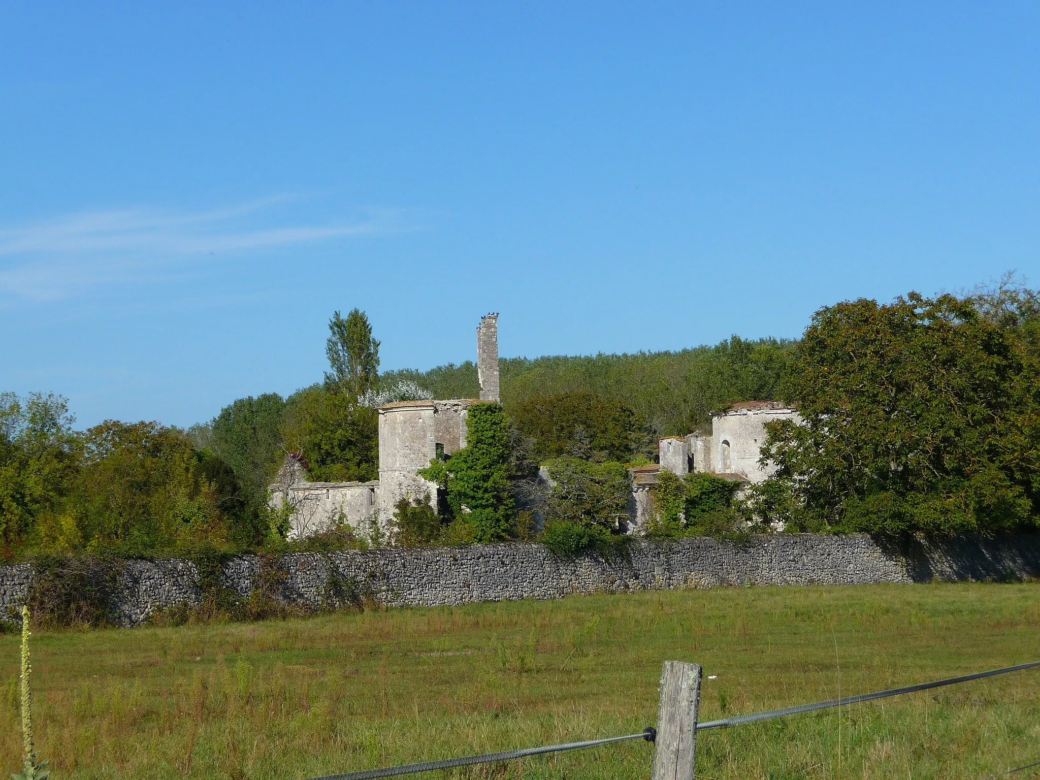 Photo showing: Château de Hommes