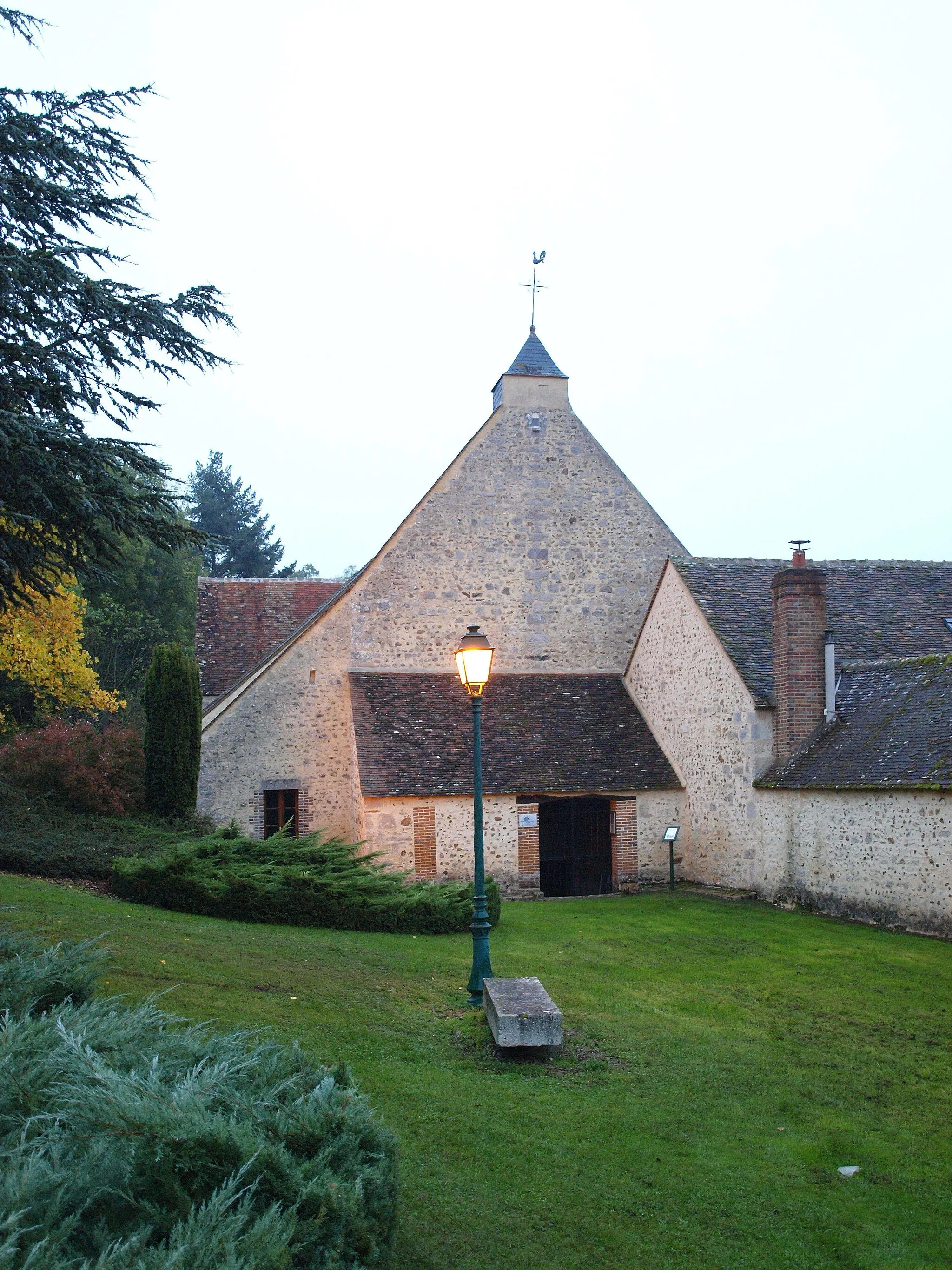 Photo showing: Chevry-sous-le-Bignon (Loiret, France) ; l'église
