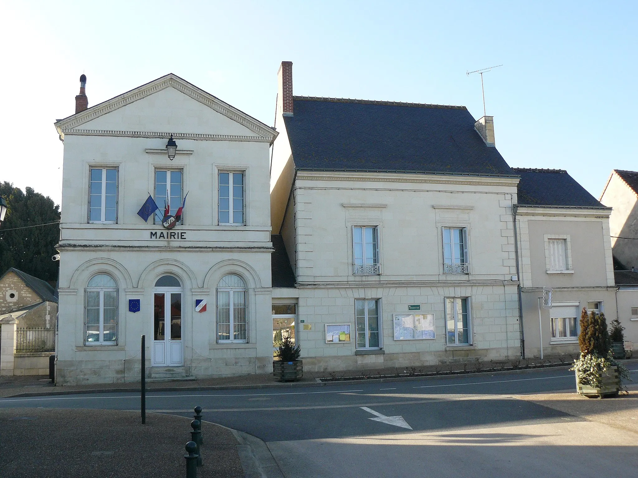 Photo showing: Mairie de Saint-Epain