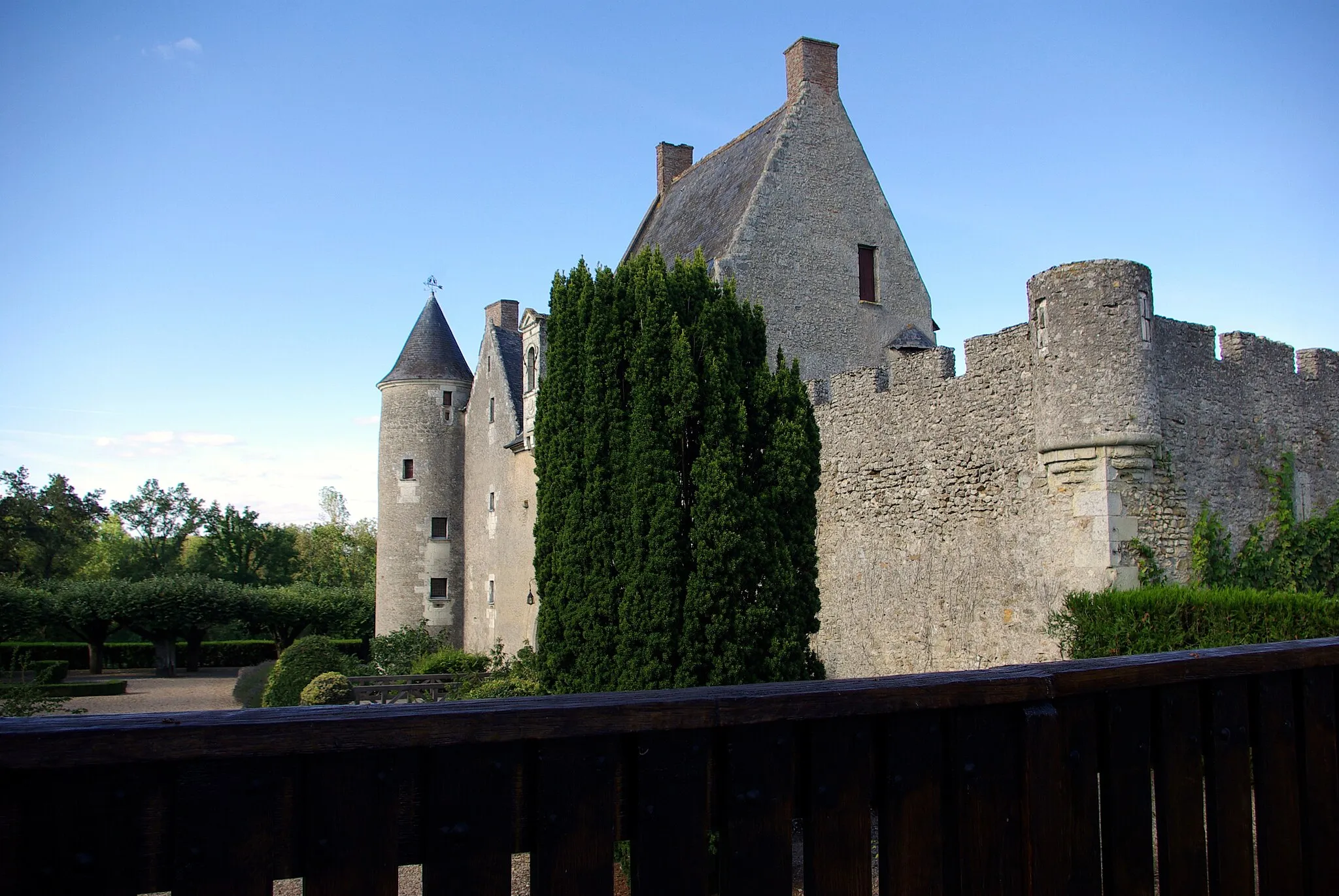 Photo showing: This building is inscrit au titre des monuments historiques de la France. It is indexed in the base Mérimée, a database of architectural heritage maintained by the French Ministry of Culture, under the reference PA00097806 .