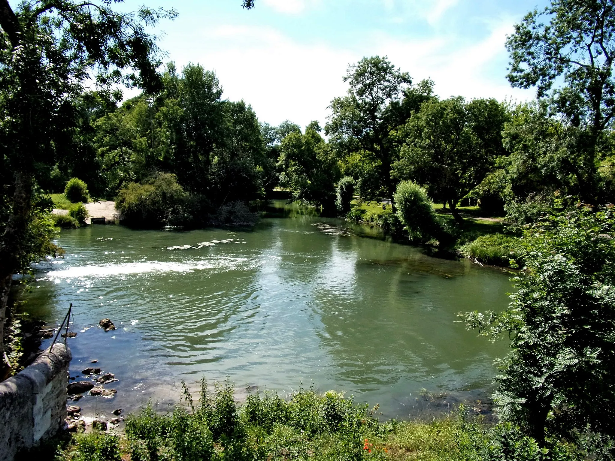 Photo showing: L'Indre en aval du pont de Courçay