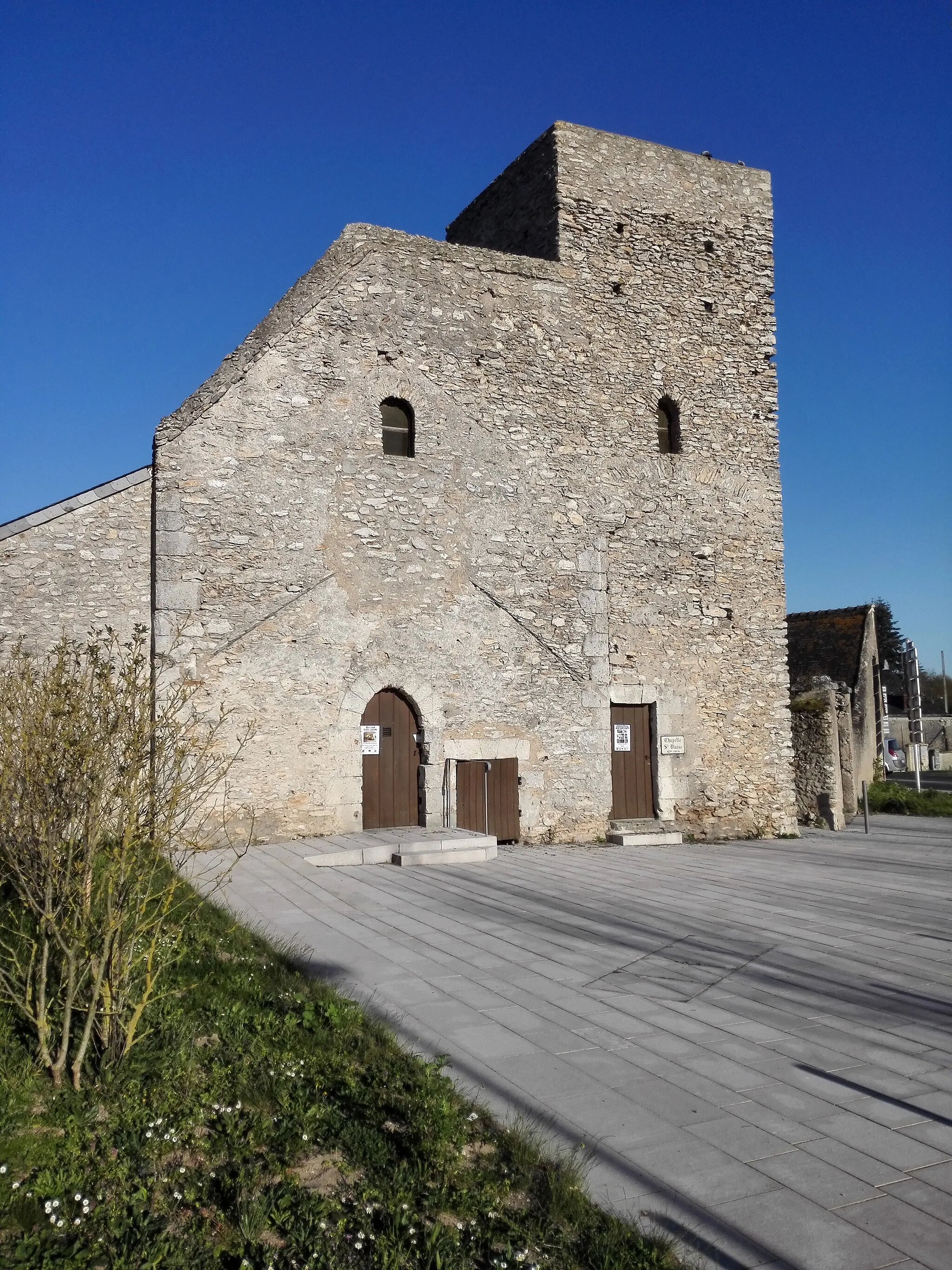 Photo showing: This building is indexed in the base Mérimée, a database of architectural heritage maintained by the French Ministry of Culture, under the reference PA00098268 .