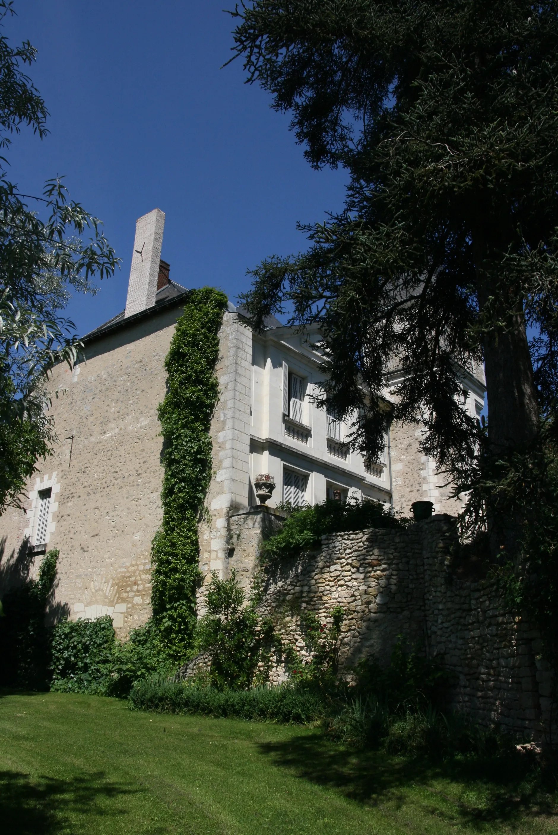 Photo showing: Ancien logis abbatial de l'Abbaye Saint Sauveur de Villeloin à Villeloin-Coulangé.
