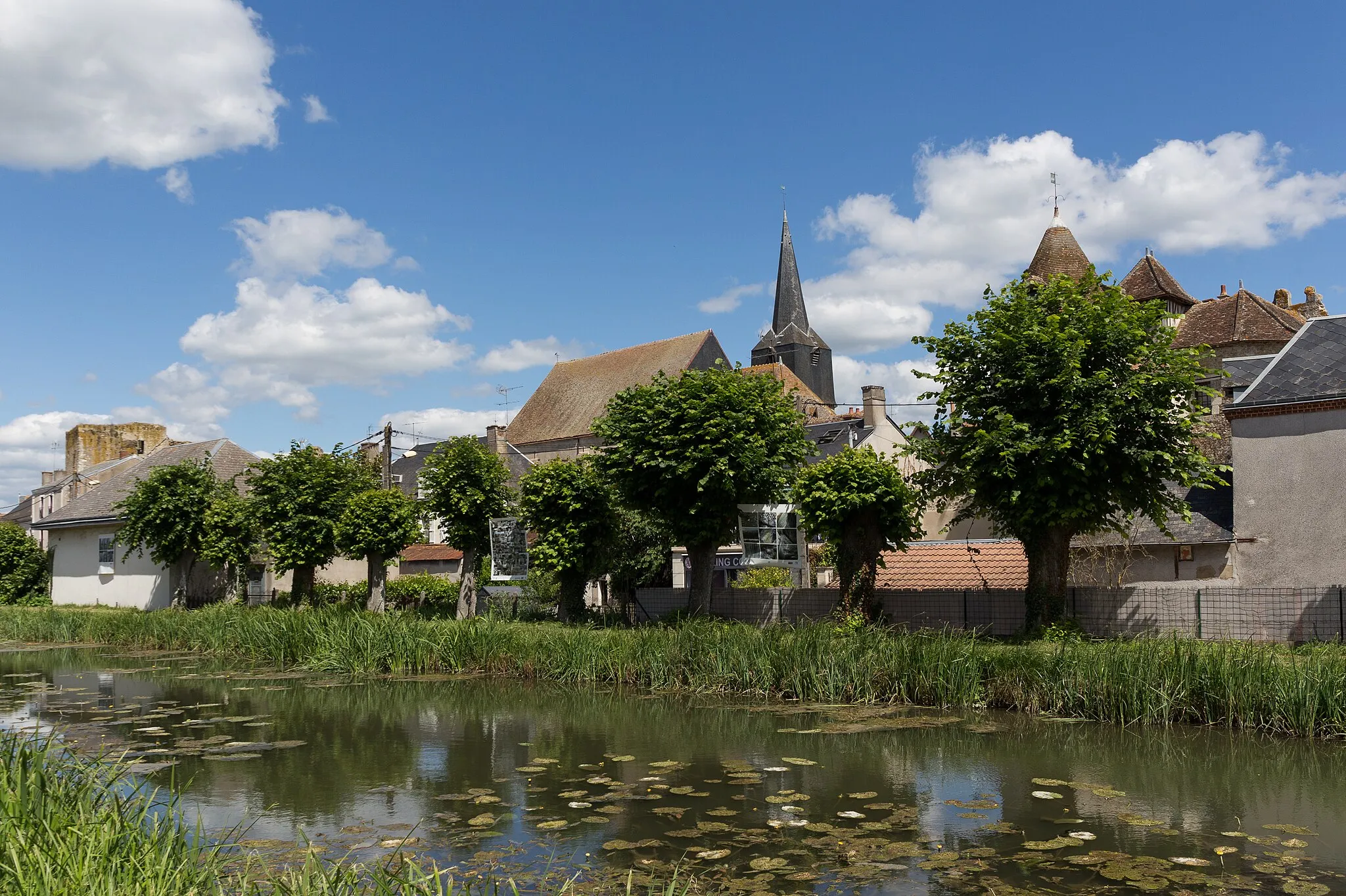 Photo showing: The Canal de Berry in Mennetou-sur-Cher.