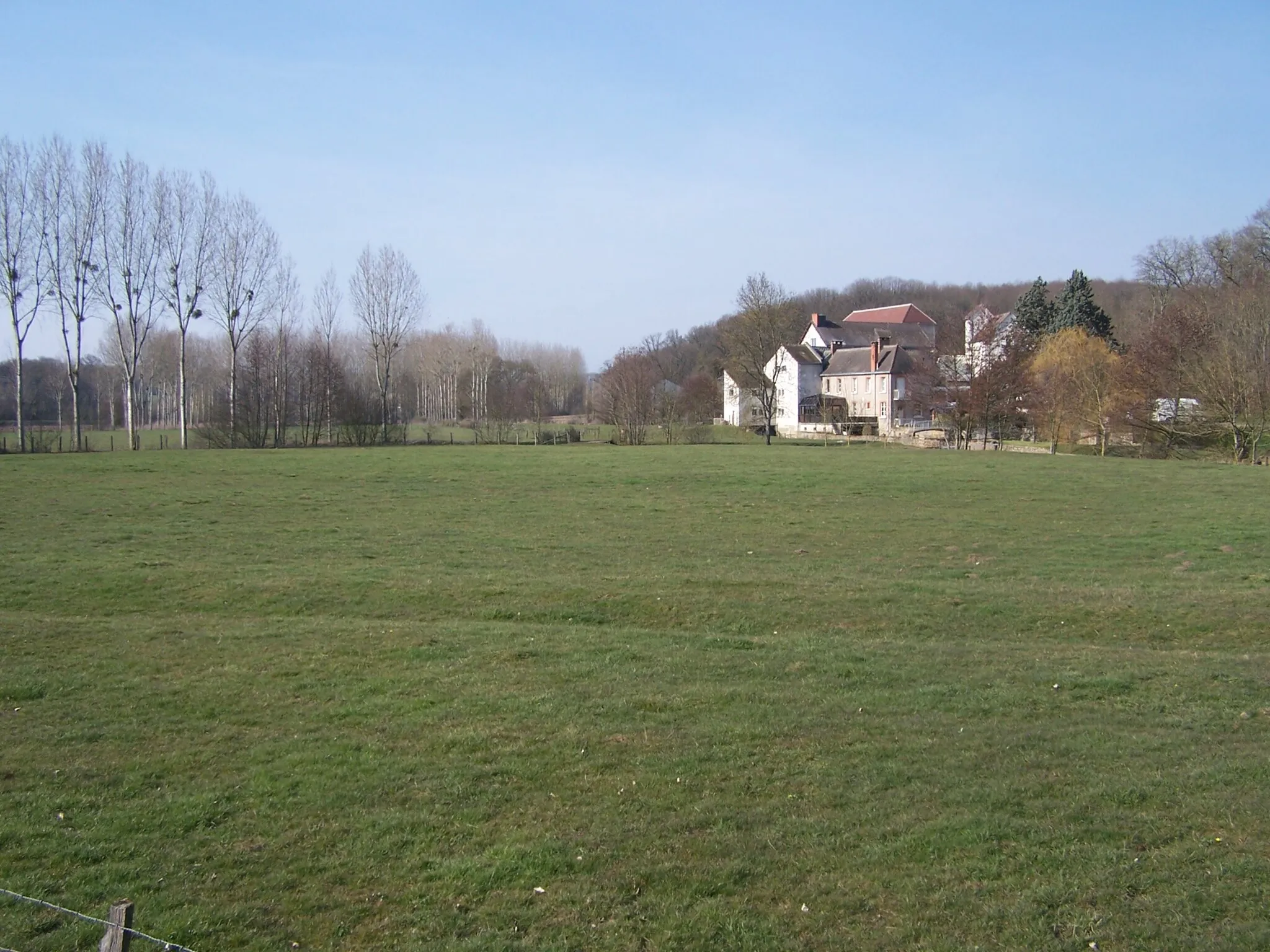 Photo showing: Vallée de la Brenne près de Villedômer, et le Moulin de Courquigny (commune d'Auzouer-en-Touraine)