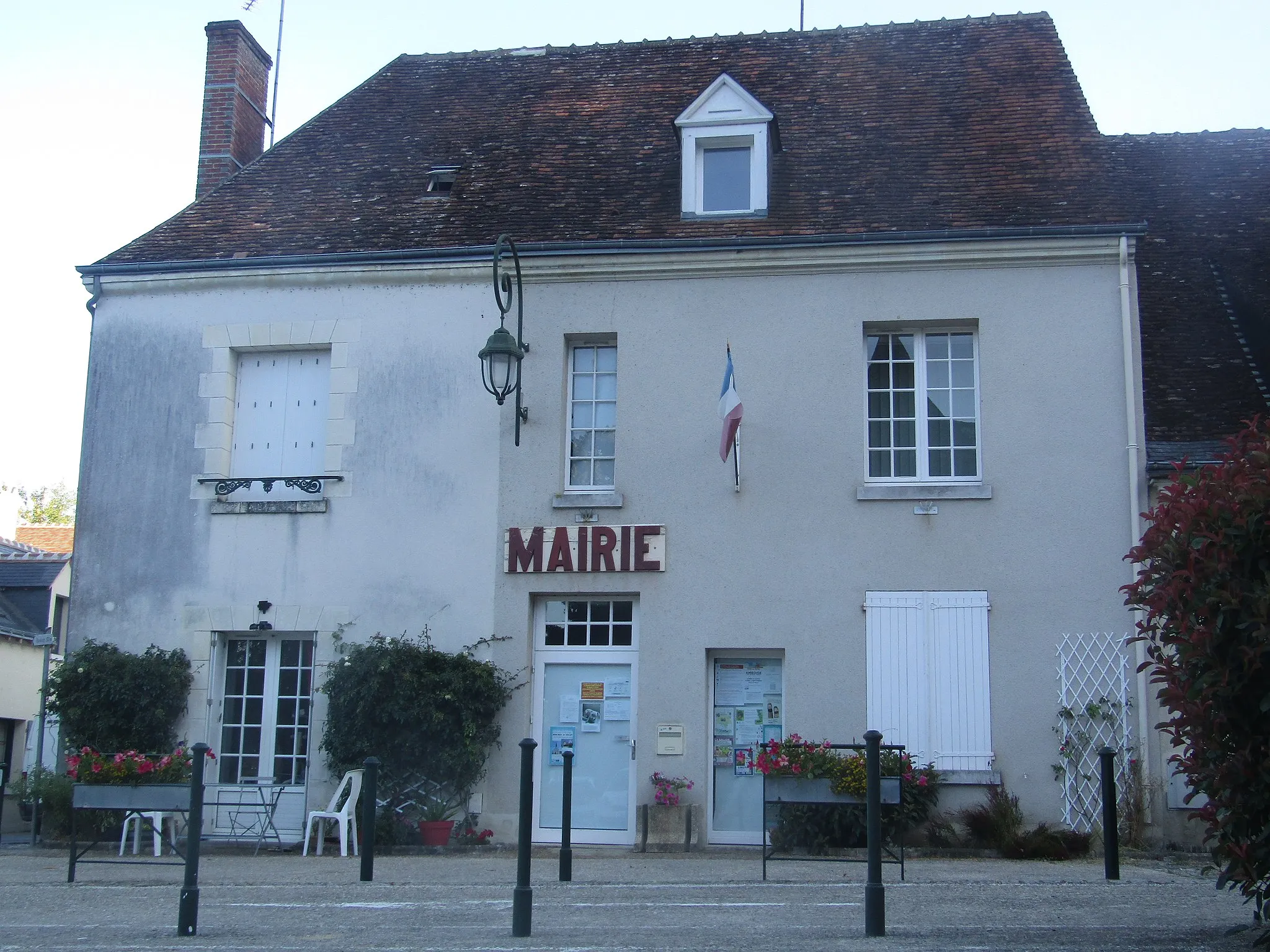 Photo showing: Mairie Saint-Ouen-les-Vignes