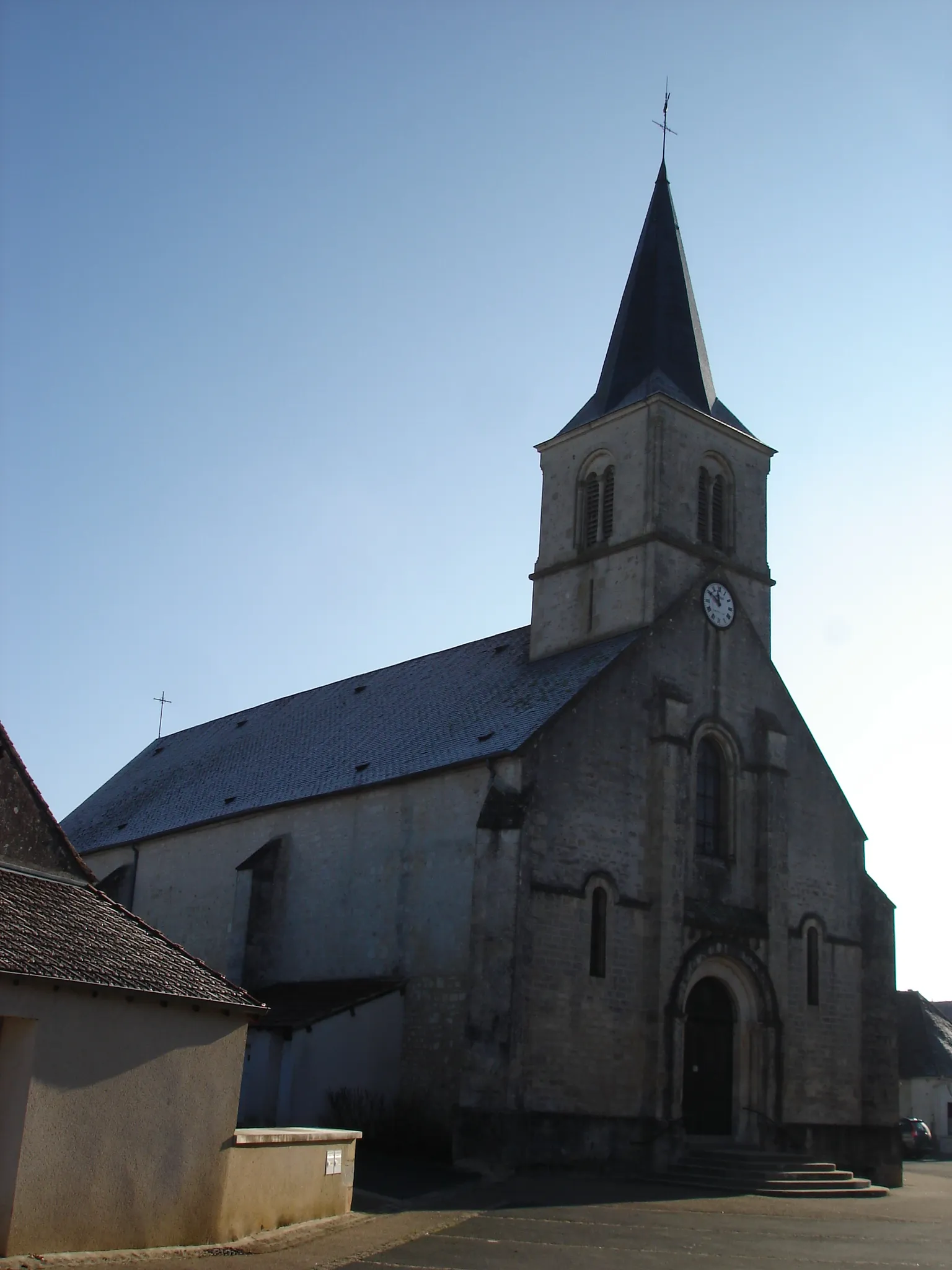 Photo showing: Saint-Août (36) : L'église.