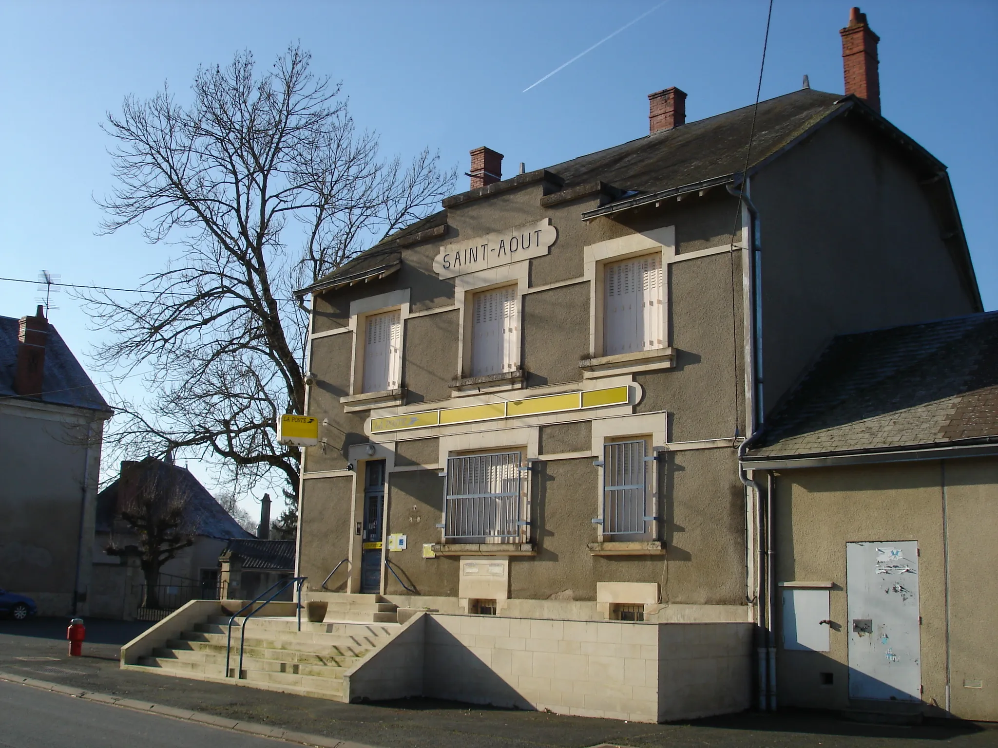 Photo showing: Saint-Août (36) : Le bureau de poste.