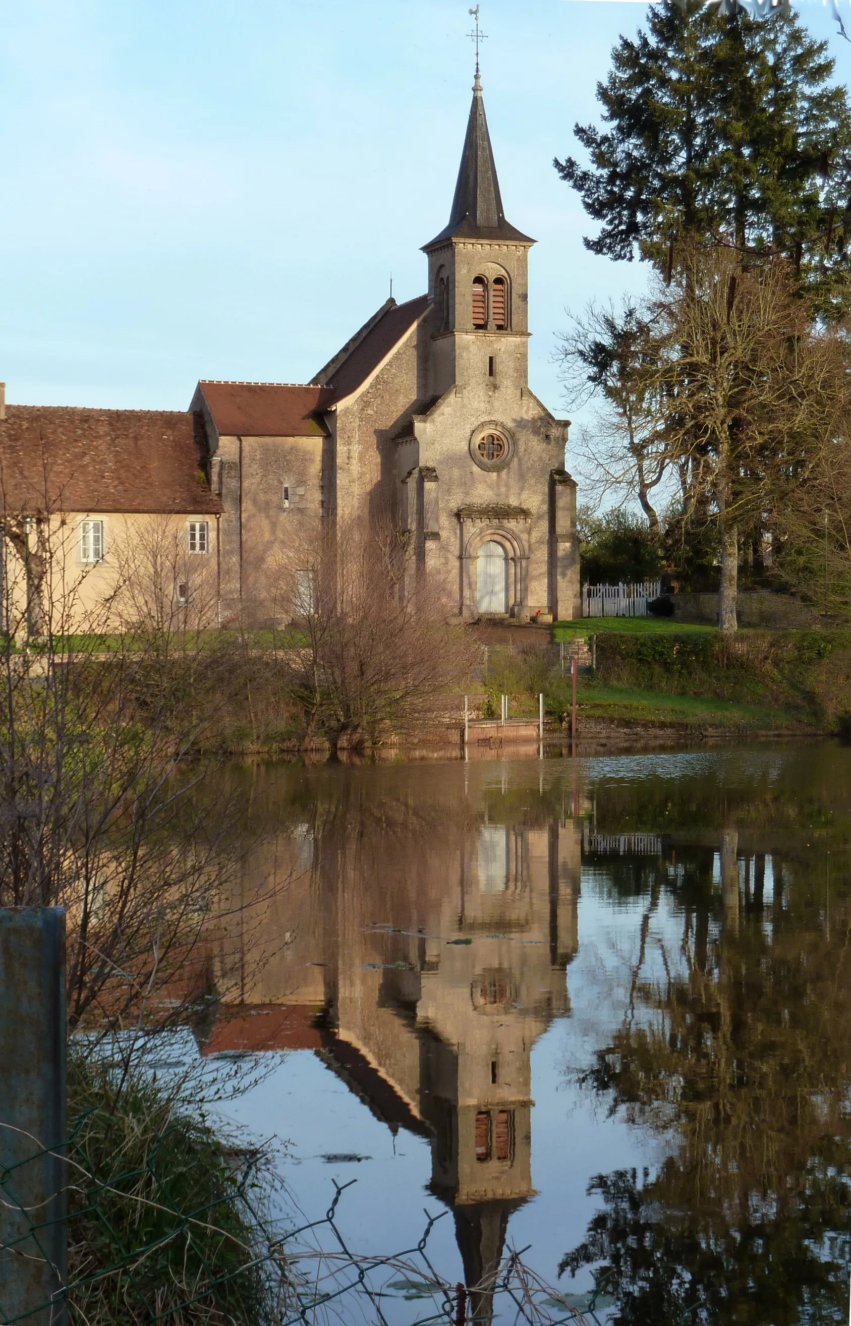 Photo showing: This building is inscrit au titre des monuments historiques de la France. It is indexed in the base Mérimée, a database of architectural heritage maintained by the French Ministry of Culture, under the reference PA00097292 .