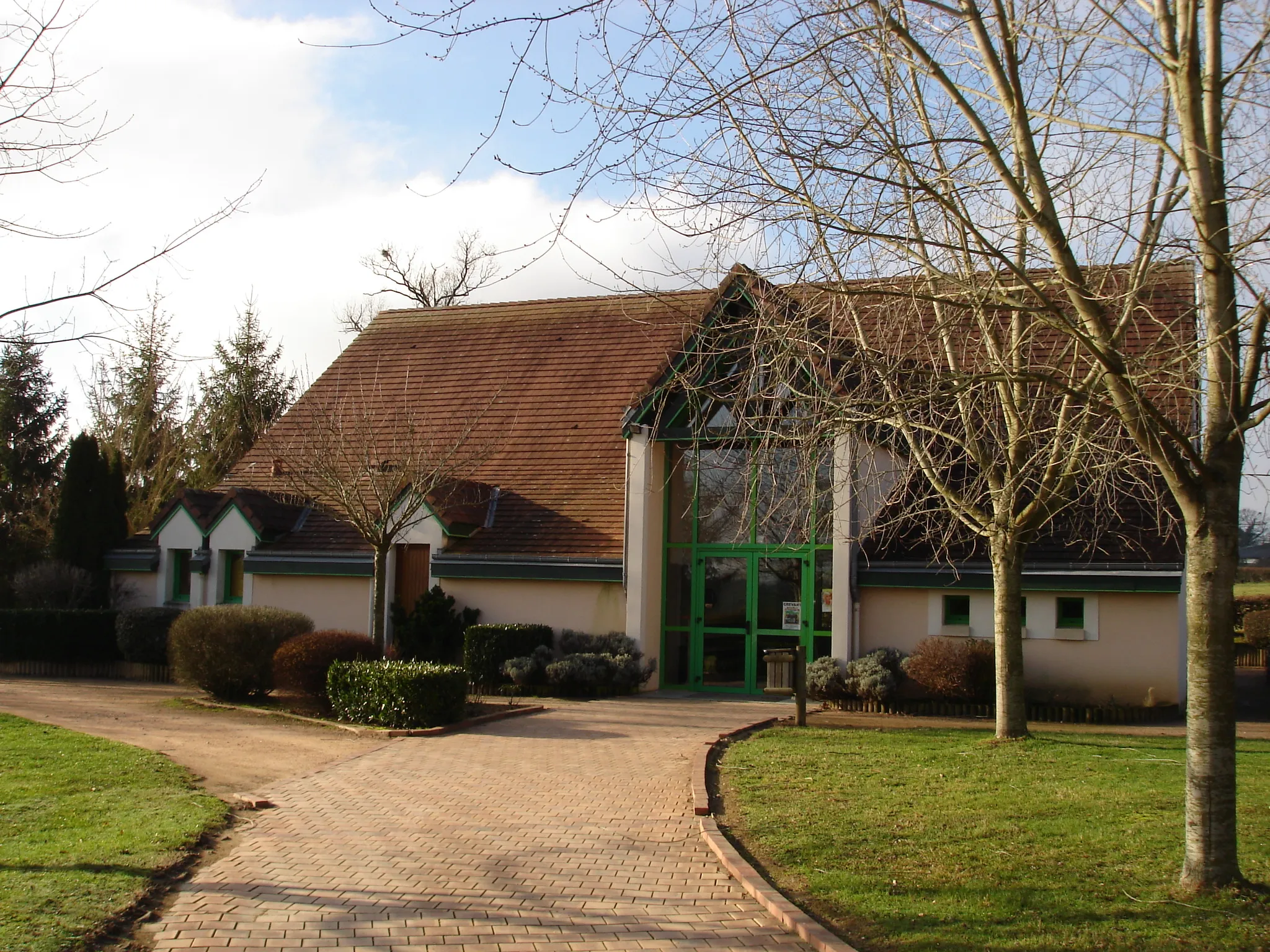 Photo showing: Pouligny-Saint-Martin (36) : La salle des fêtes.