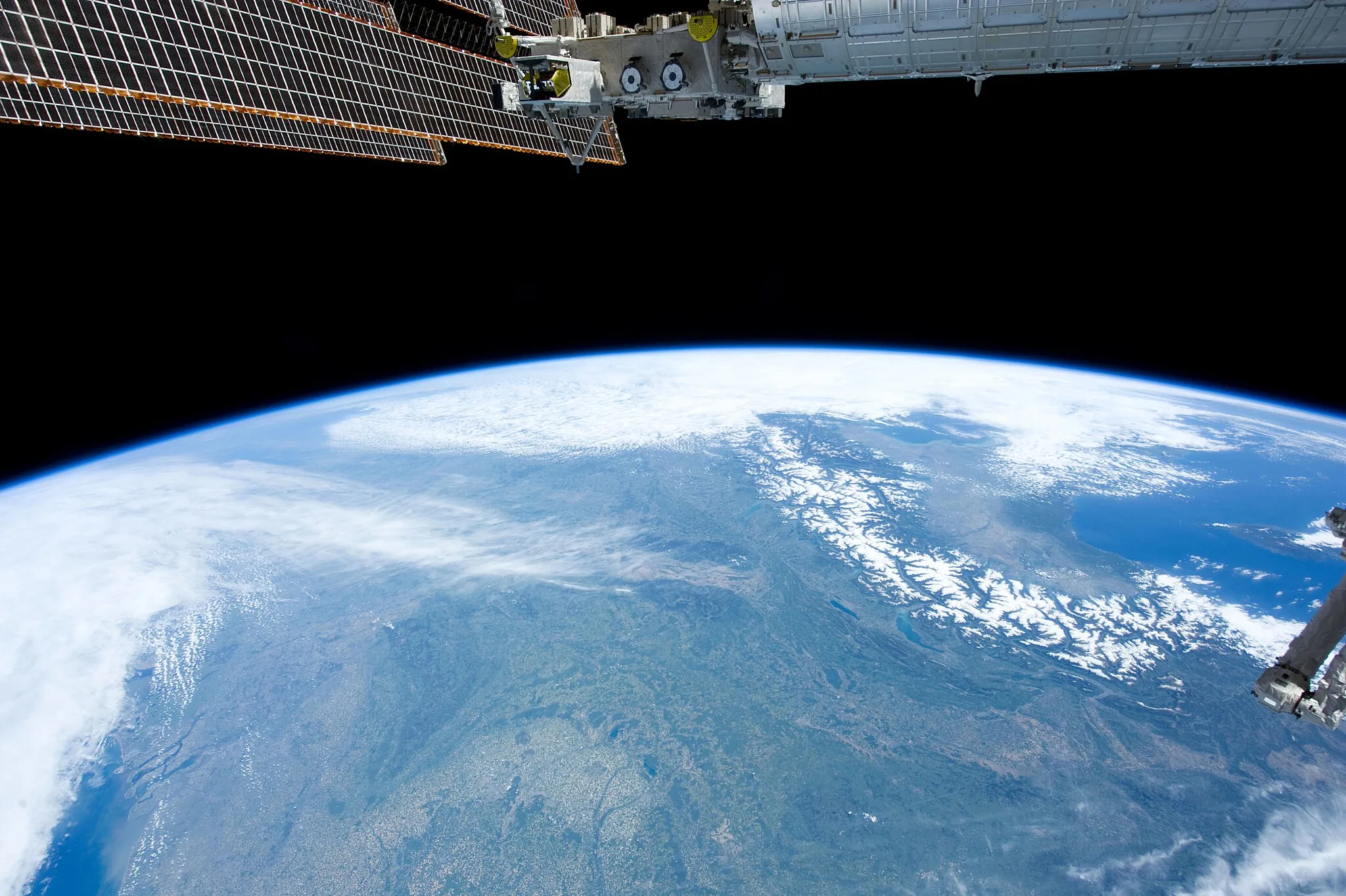 Photo showing: View of Earth taken during ISS Expedition 31.