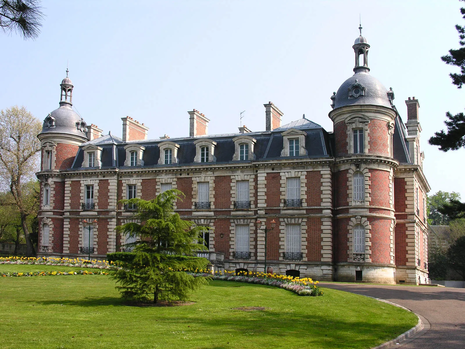 Photo showing: Château de Trousse-Barrière, Briare, Loiret, France.