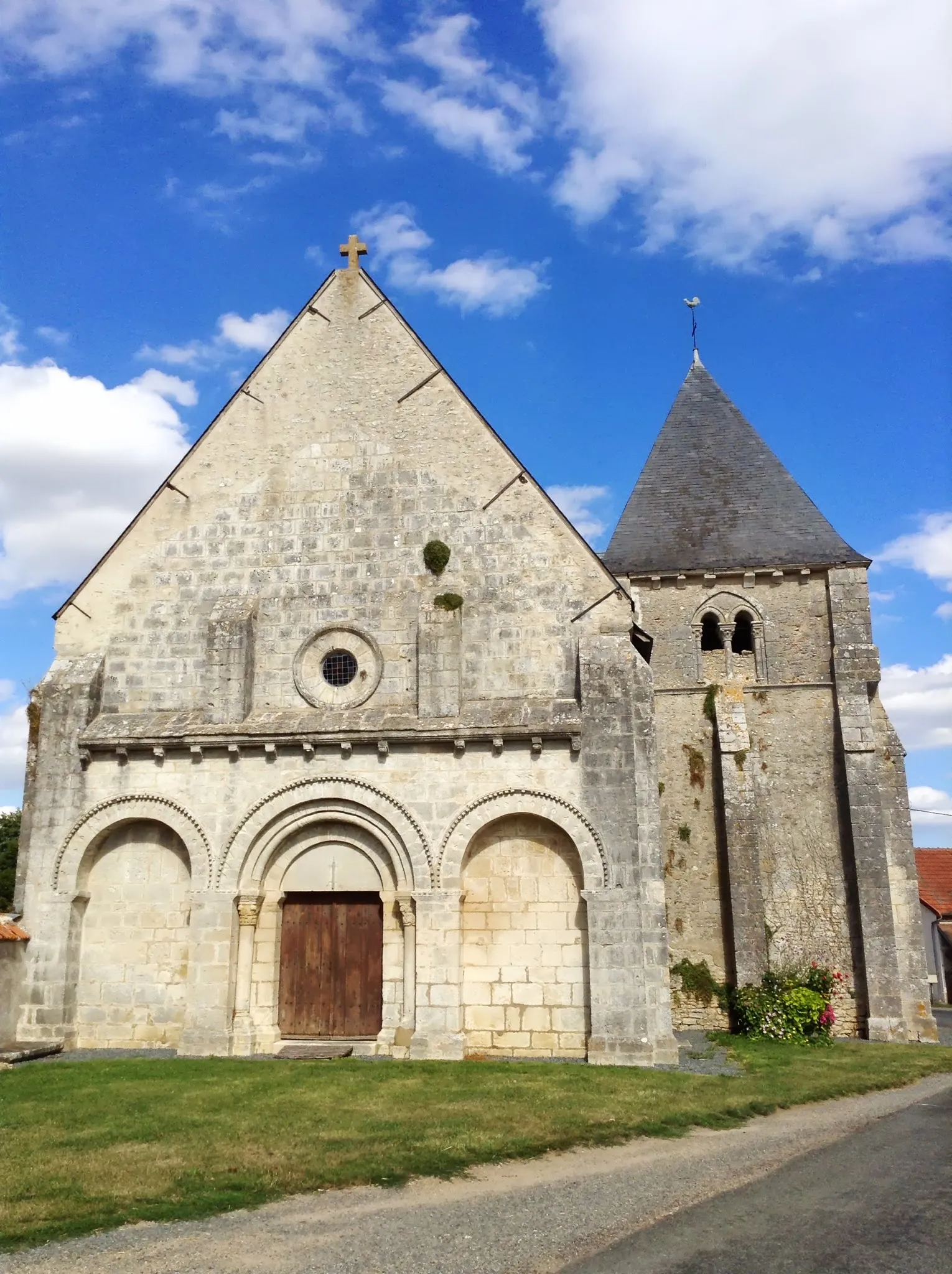 Photo showing: Église Saint-Martin de Montlouis (Cher)