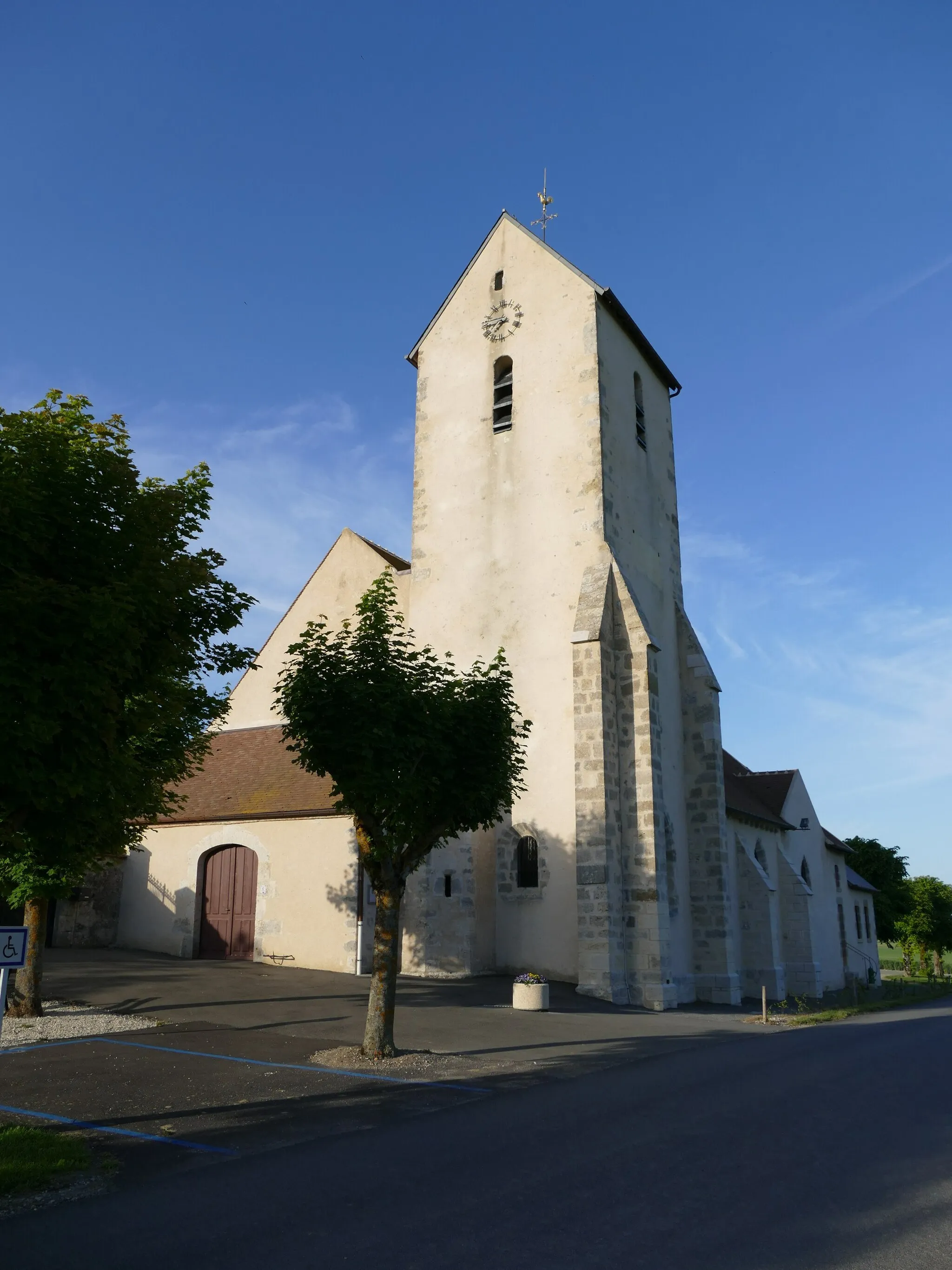 Photo showing: Saint-Peter's church in Attray (Loiret, Centre-Val de Loire, France).