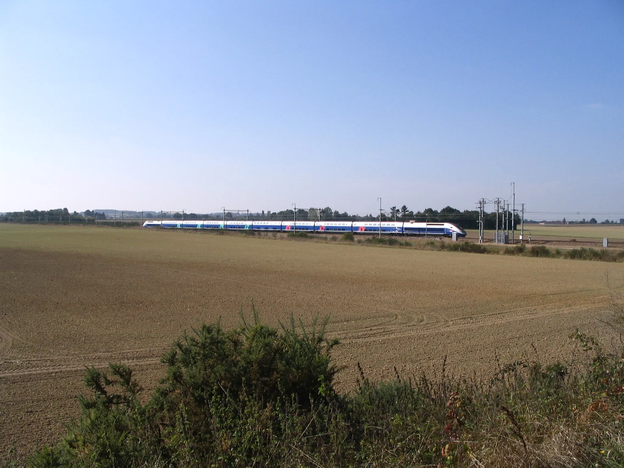 Photo showing: A TGV on the Bretagne branch of LGV Atlantique, near Le Poislay, Loir-et-Cher, France.
