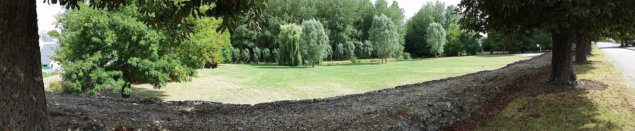 Photo showing: The Roman road and the park of Verdes, Loir-et-Cher, France.