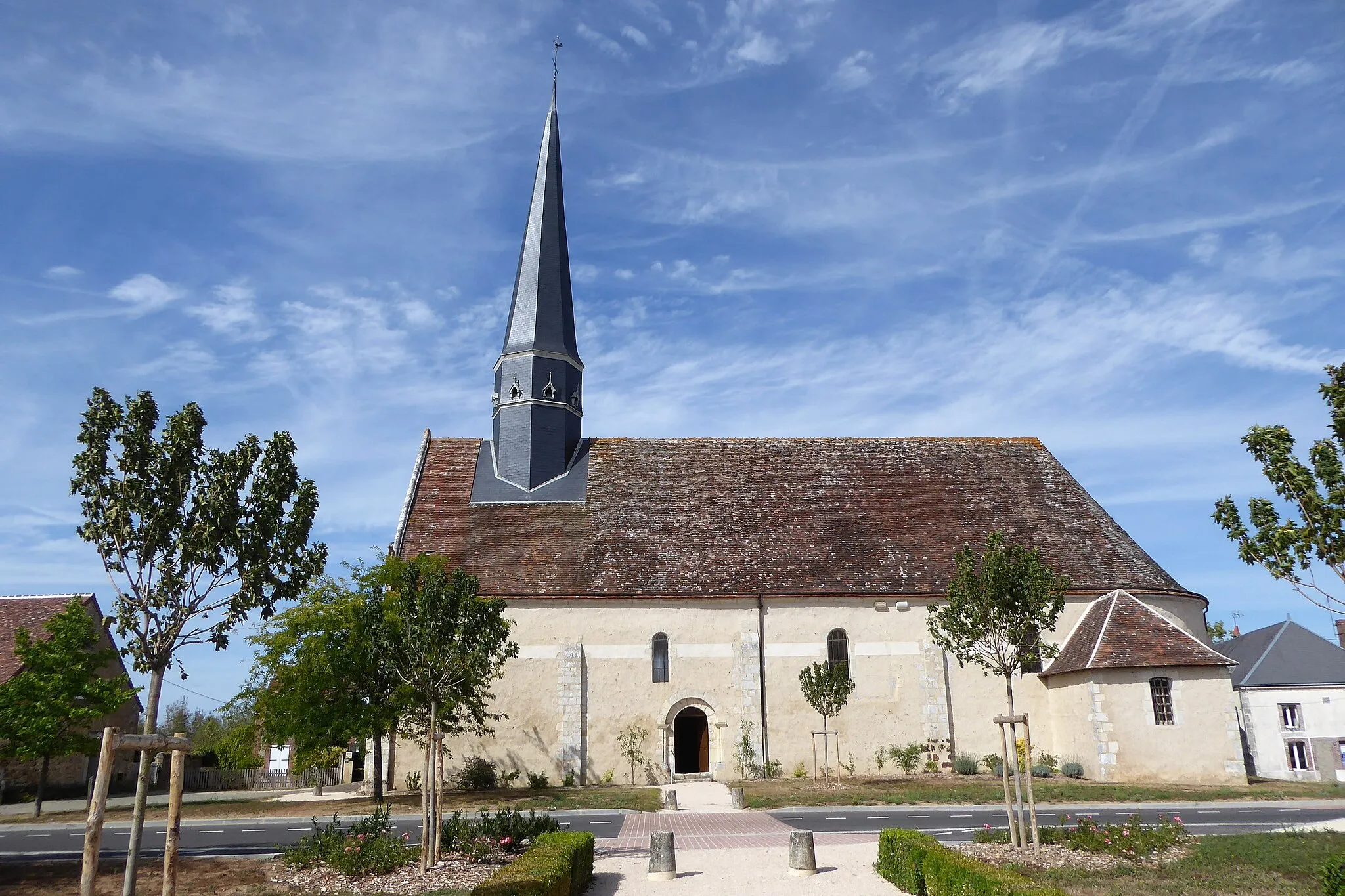 Photo showing: église Saint-Pierre de Langey, Arrou, Eure-et-Loir, France.