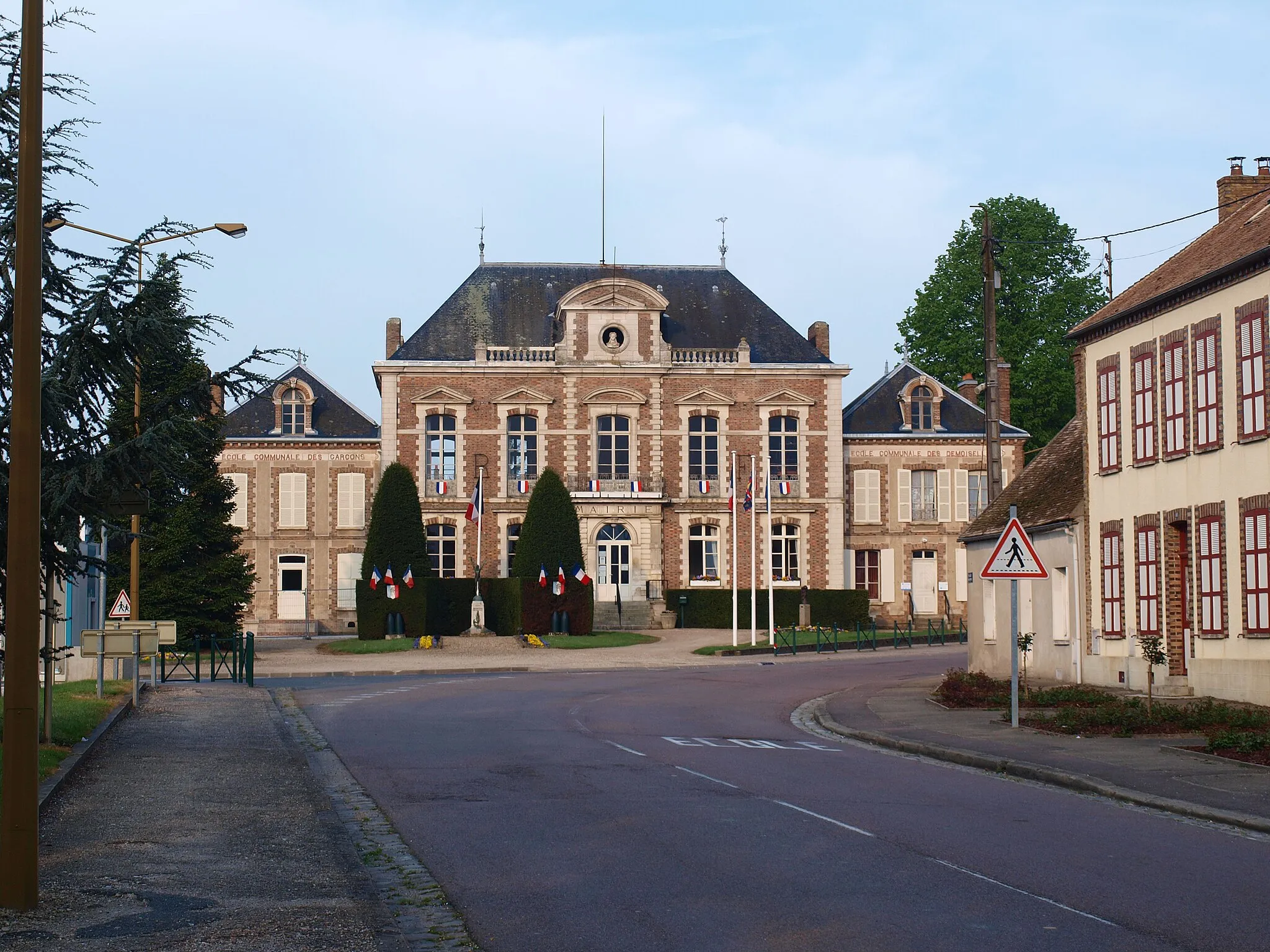 Photo showing: Chéroy (Yonne, France)