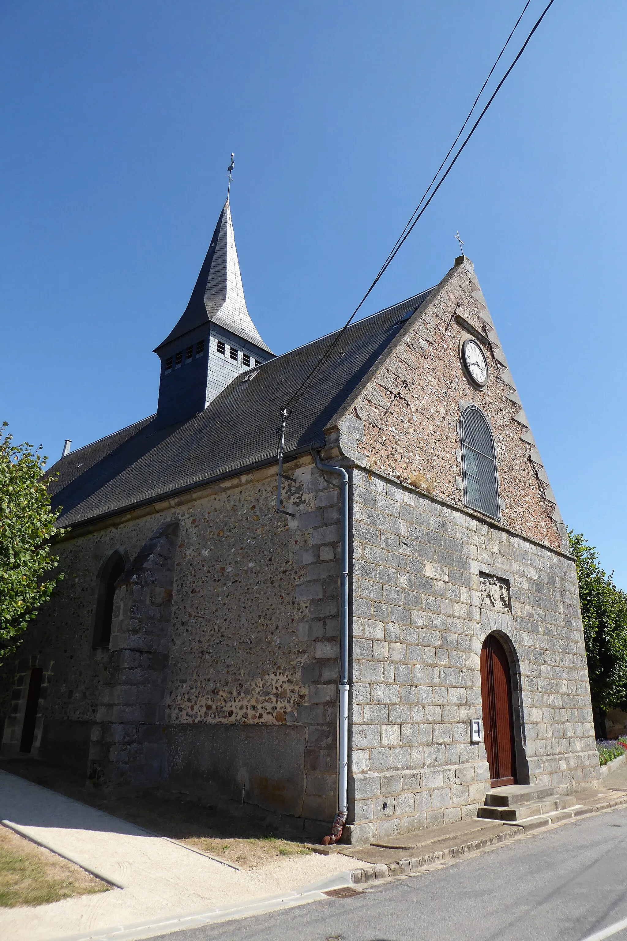 Photo showing: église Saint-Jean-Baptiste de Chartainvilliers, Eure-et-Loir, France.