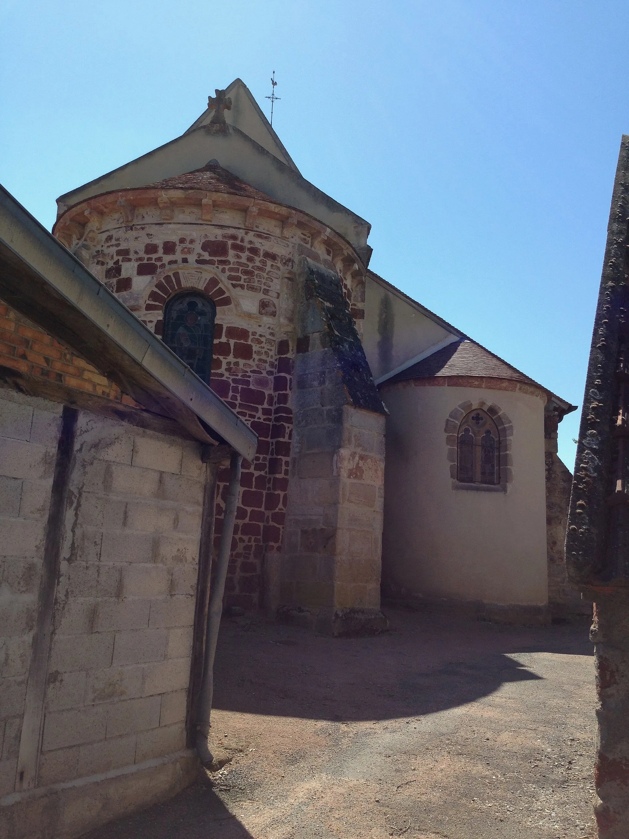 Photo showing: Saint-Vitte Chevet de l'église