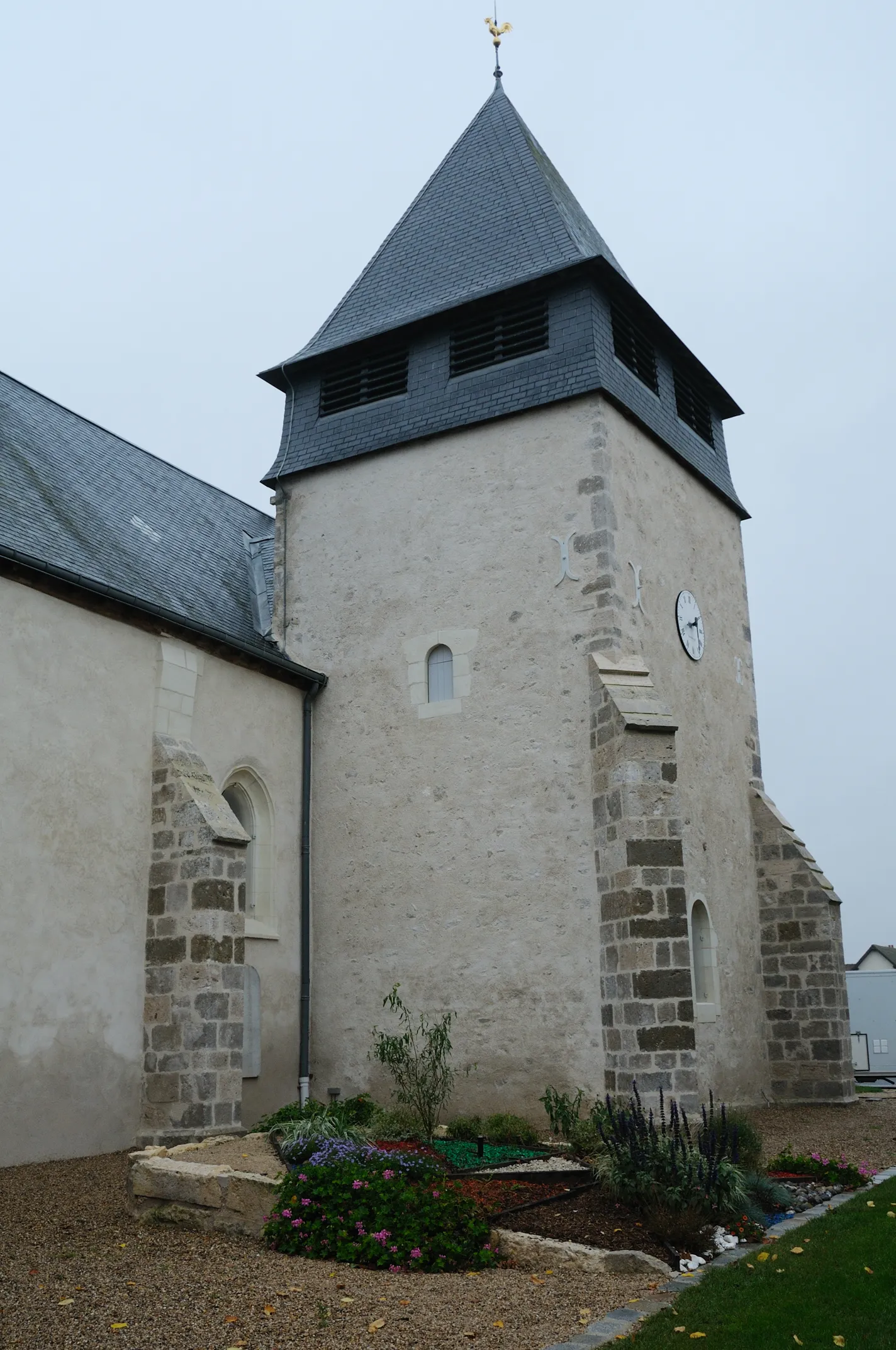 Photo showing: Église Saint-Saturnin, Marigny-les-Usages, Loiret, France