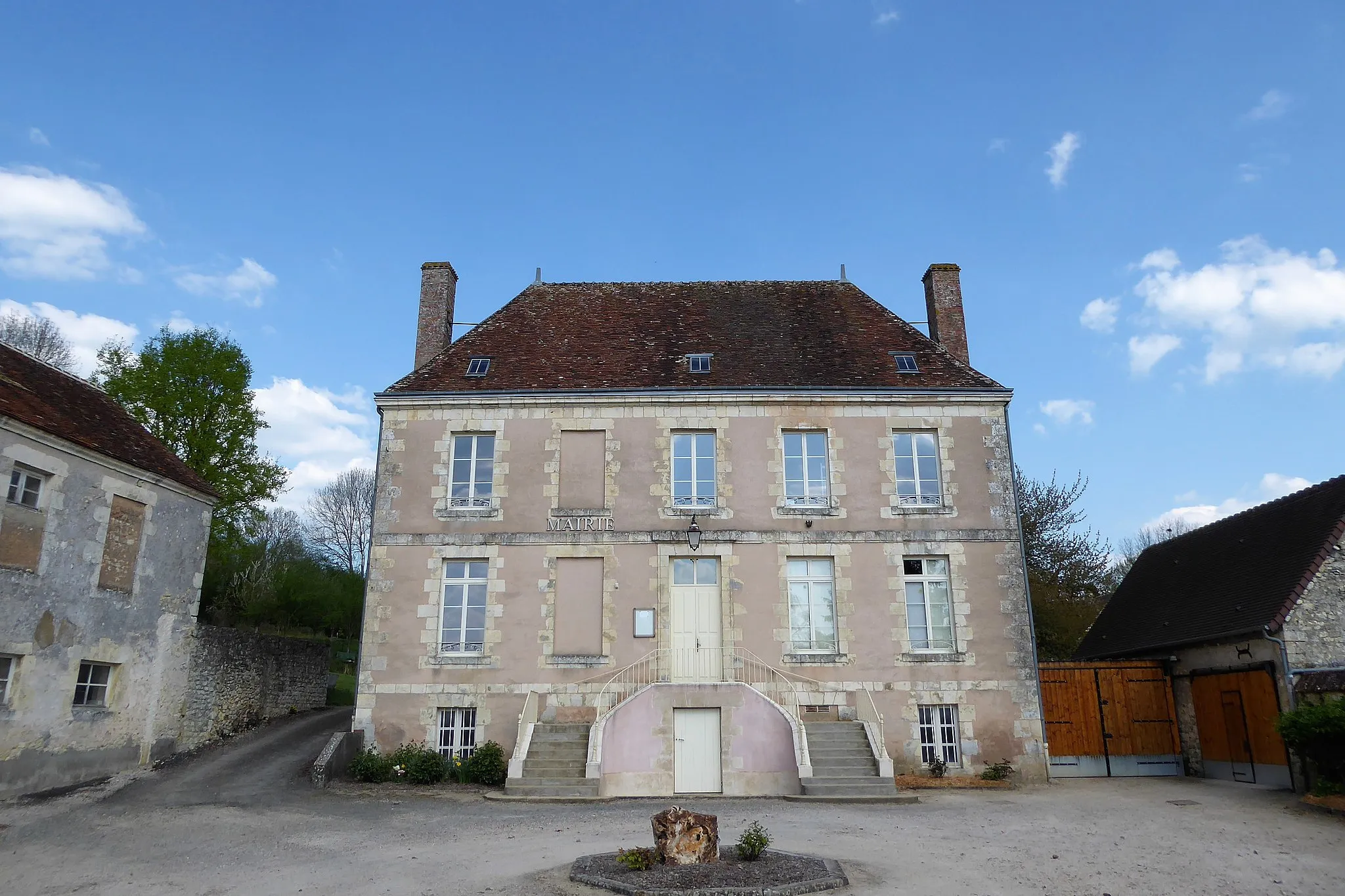 Photo showing: mairie de Souancé-au-Perche, Eure-et-Loir, France.