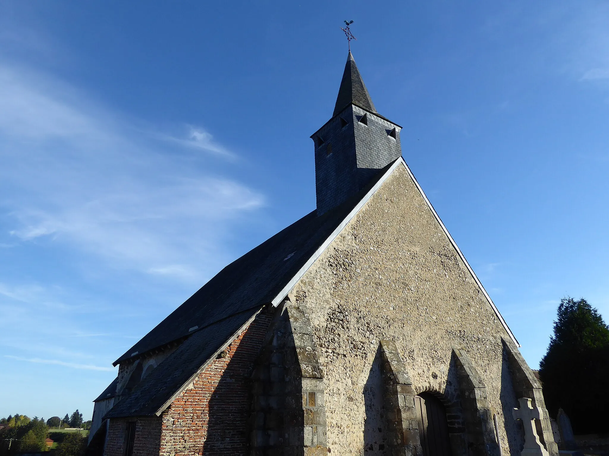 Photo showing: Façade de l'église de la Lande-sur-Eure, dans l'Eure-et-Loir.