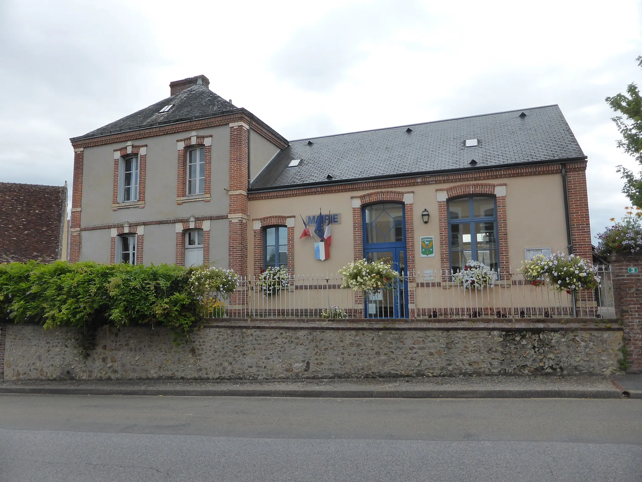 Photo showing: Mairie de Verrières, dans l'Orne.