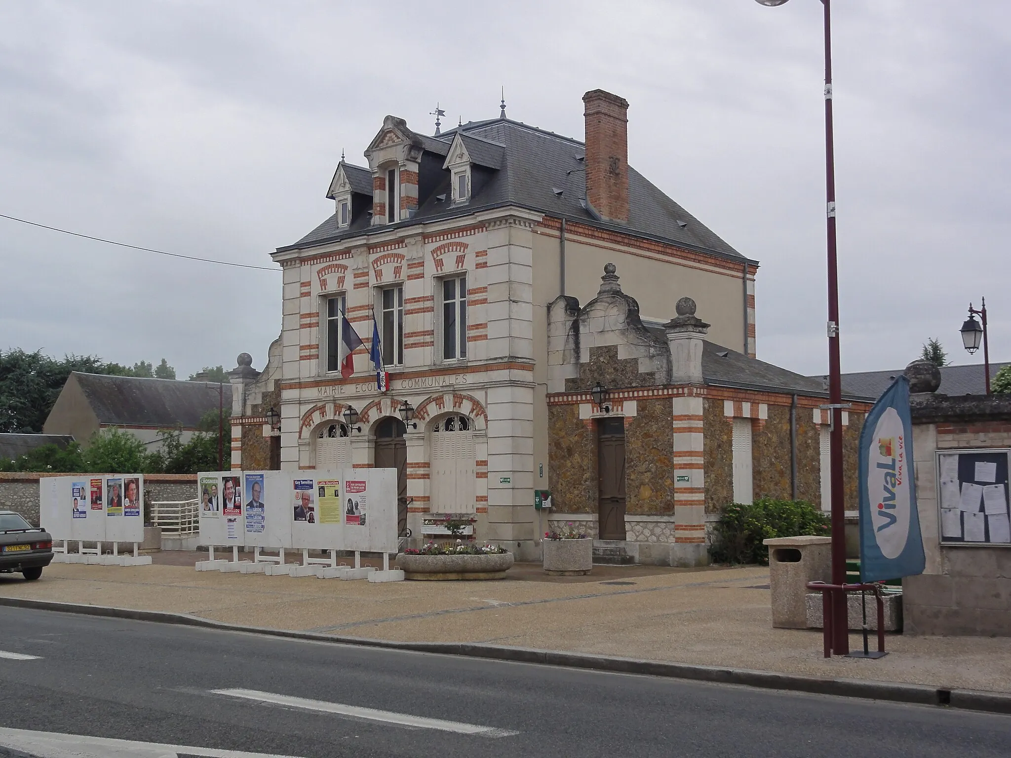 Photo showing: Cercottes (Loiret) Mairie - école