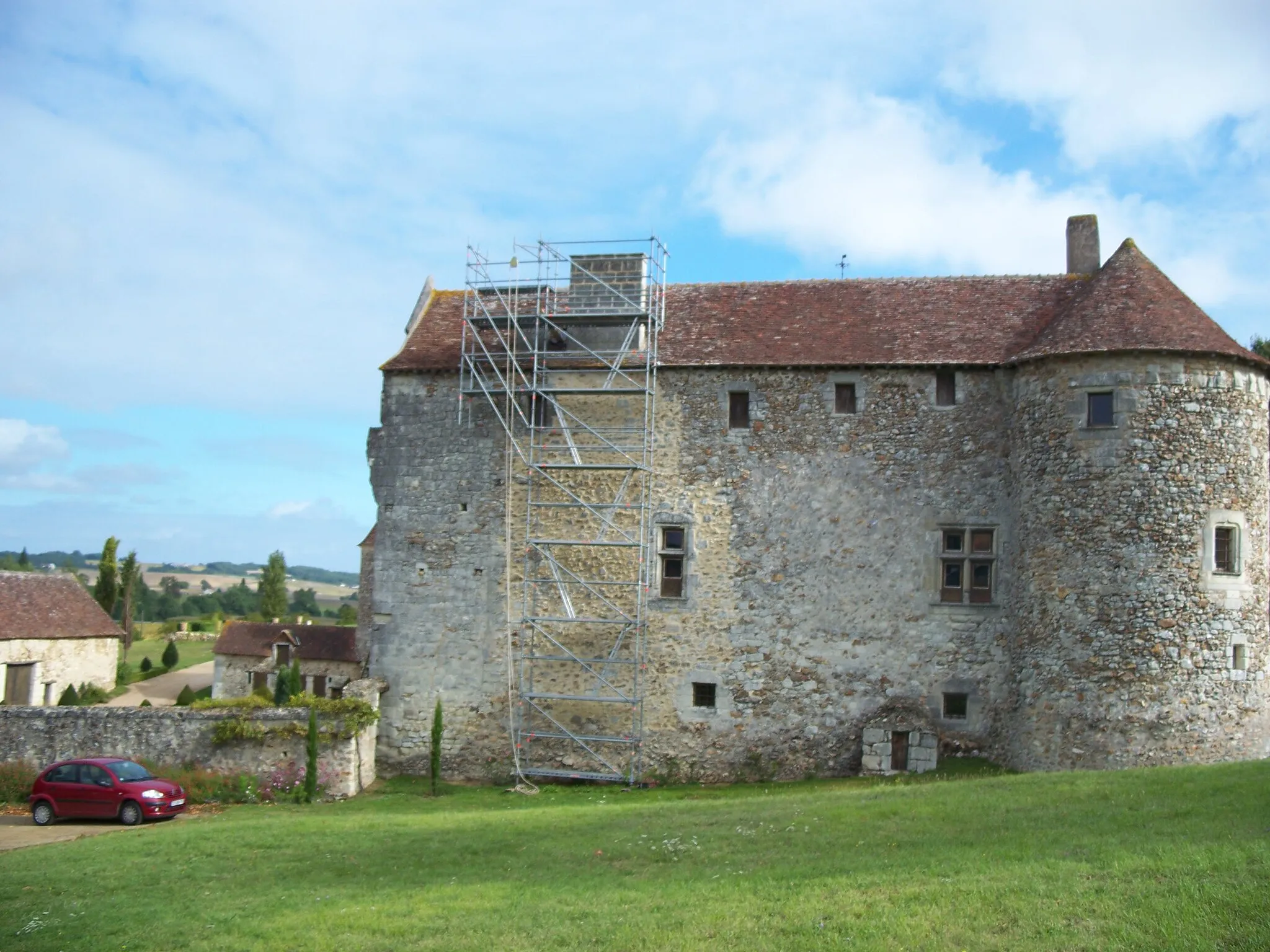 Photo showing: This building is indexed in the base Mérimée, a database of architectural heritage maintained by the French Ministry of Culture, under the reference PA00105440 .