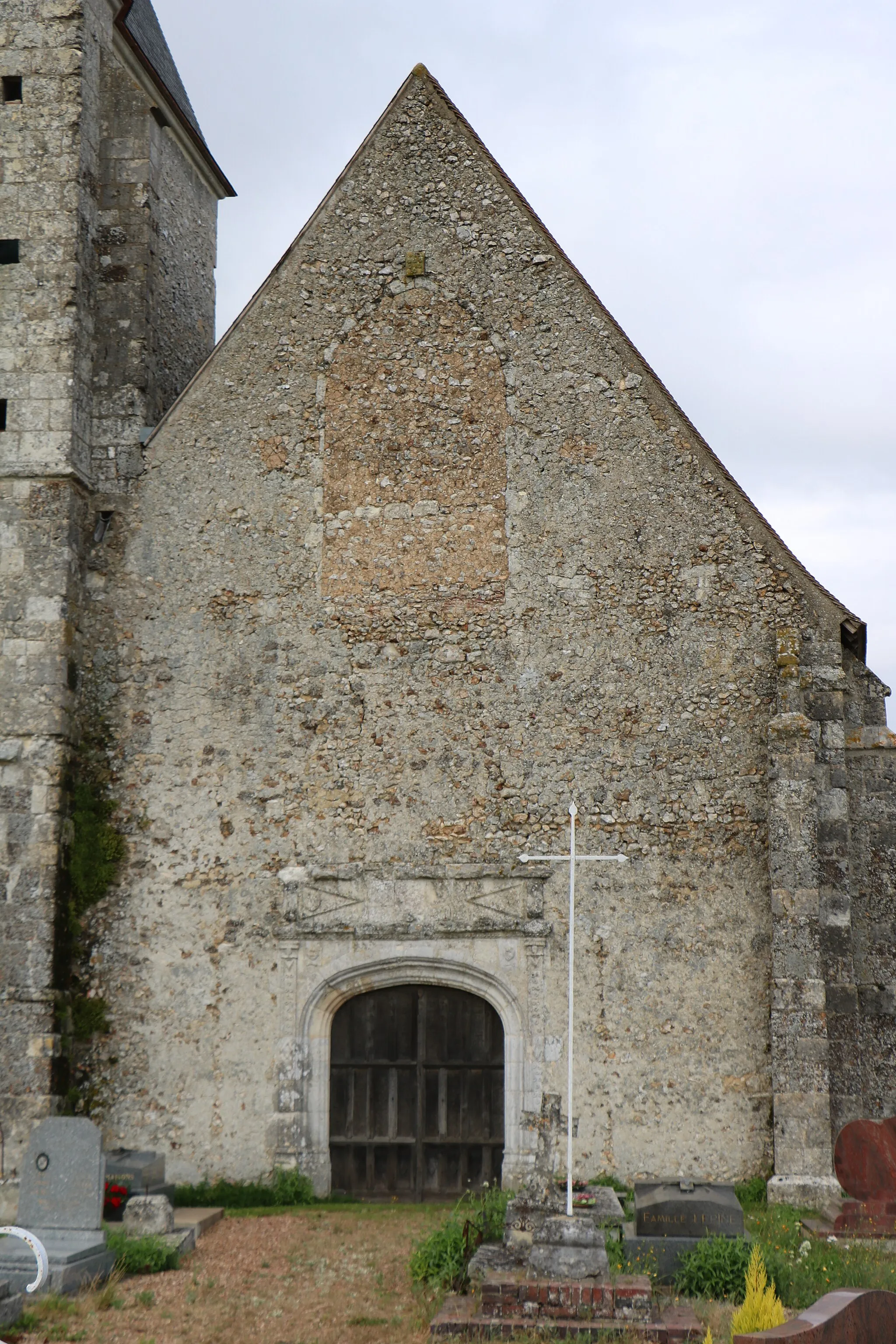 Photo showing: Gâtelles - Eglise Saint-Blaise