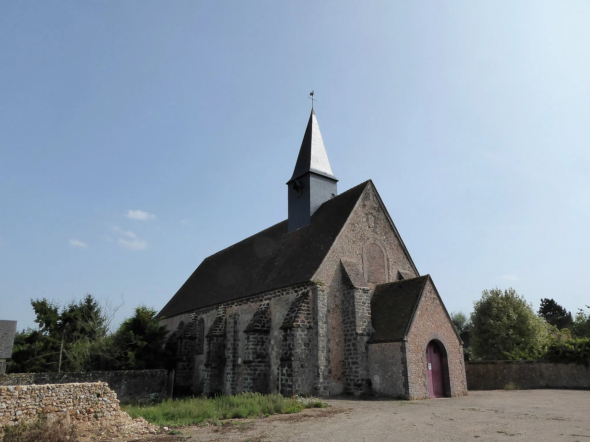 Photo showing: Abords de l'église Saint-Martin de Billancelles, Eure-et-Loir, France.